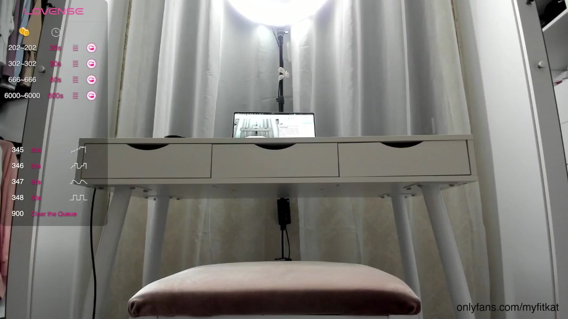 Gallery image thumbnail from K__A__T's myfreecams stream on, 05/20/2024, 18:41 image 7 of 20