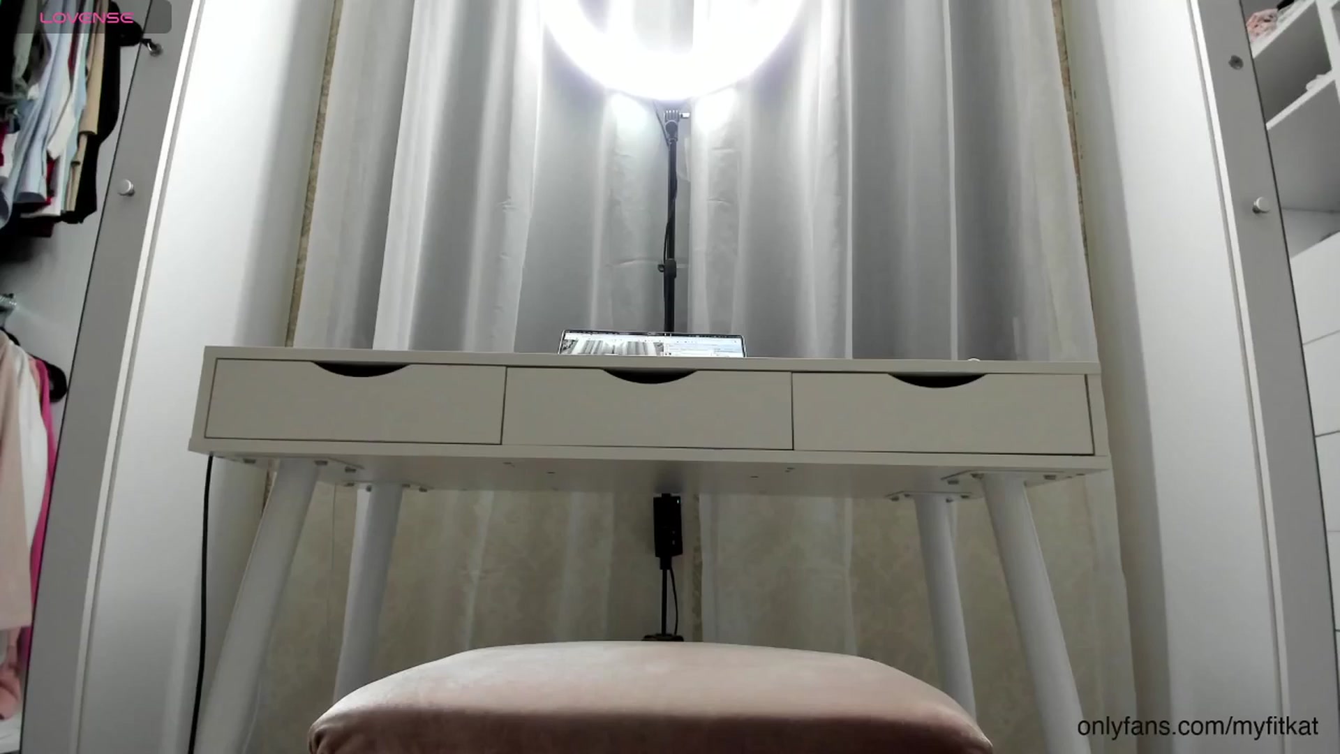 Gallery image thumbnail from K__A__T's myfreecams stream on, 06/04/2024, 15:34 image 12 of 20