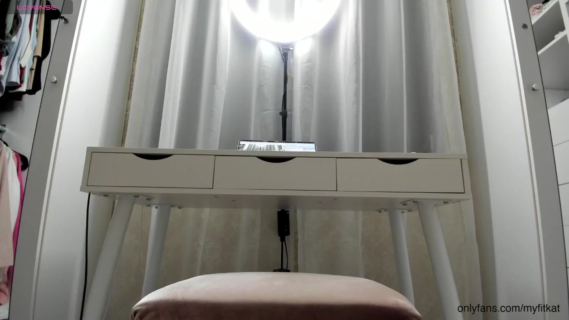 Gallery image thumbnail from K__A__T's myfreecams stream on, 06/04/2024, 15:34 image 17 of 20