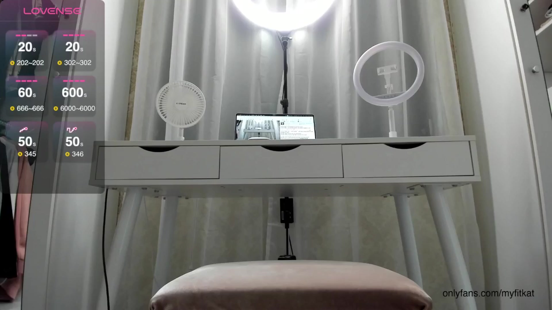 Gallery image thumbnail from K__A__T's myfreecams stream on, 07/29/2024, 15:35 image 13 of 20