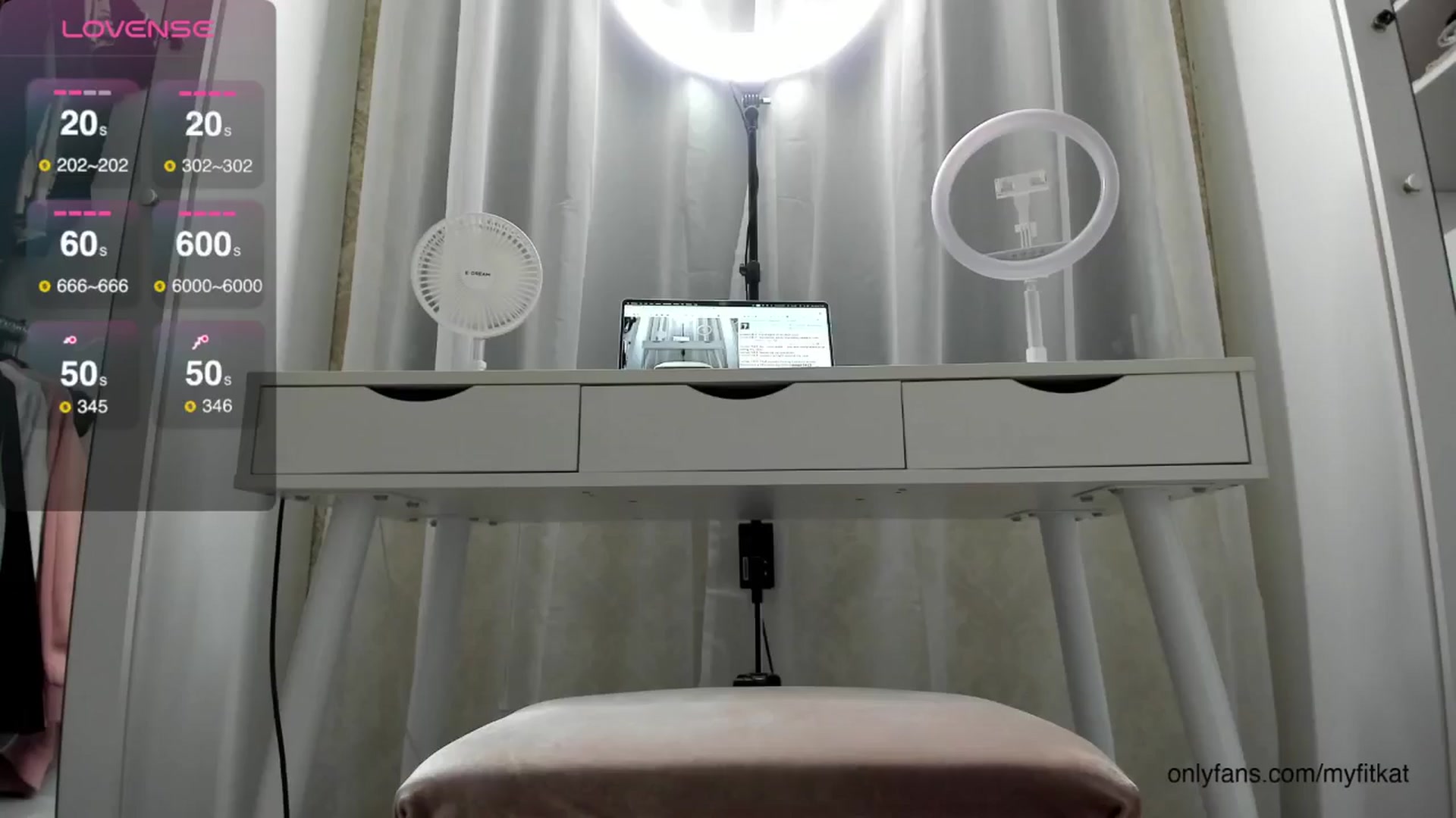 Gallery image thumbnail from K__A__T's myfreecams stream on, 07/29/2024, 15:35 image 11 of 20