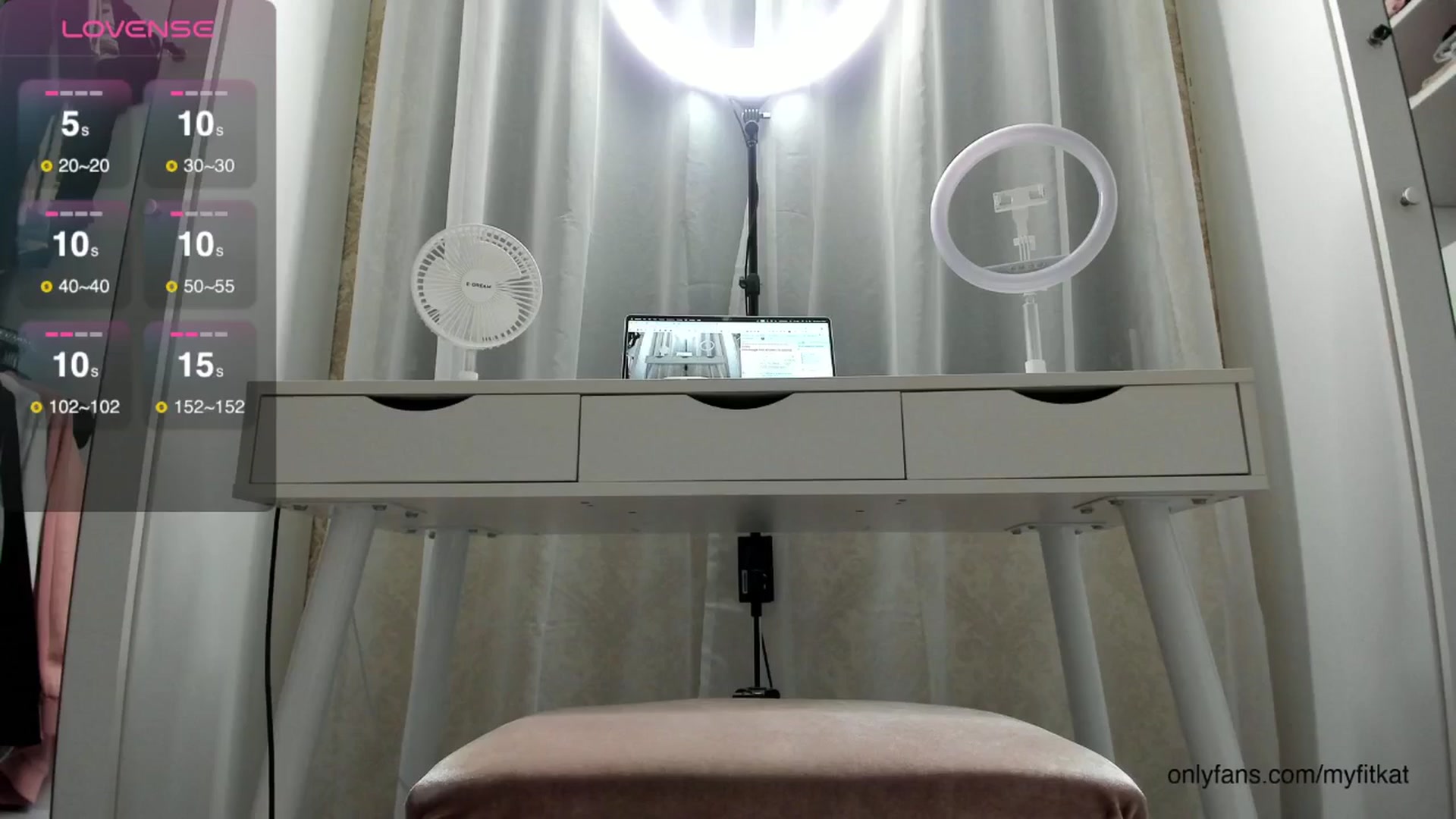 Gallery image thumbnail from K__A__T's myfreecams stream on, 07/29/2024, 17:20 image 17 of 20
