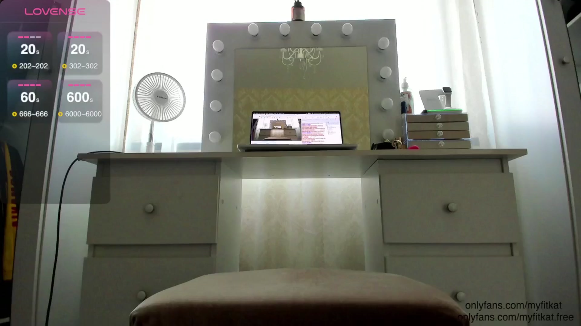 Gallery image thumbnail from K__A__T's myfreecams stream on, 08/26/2024, 13:01 image 15 of 20