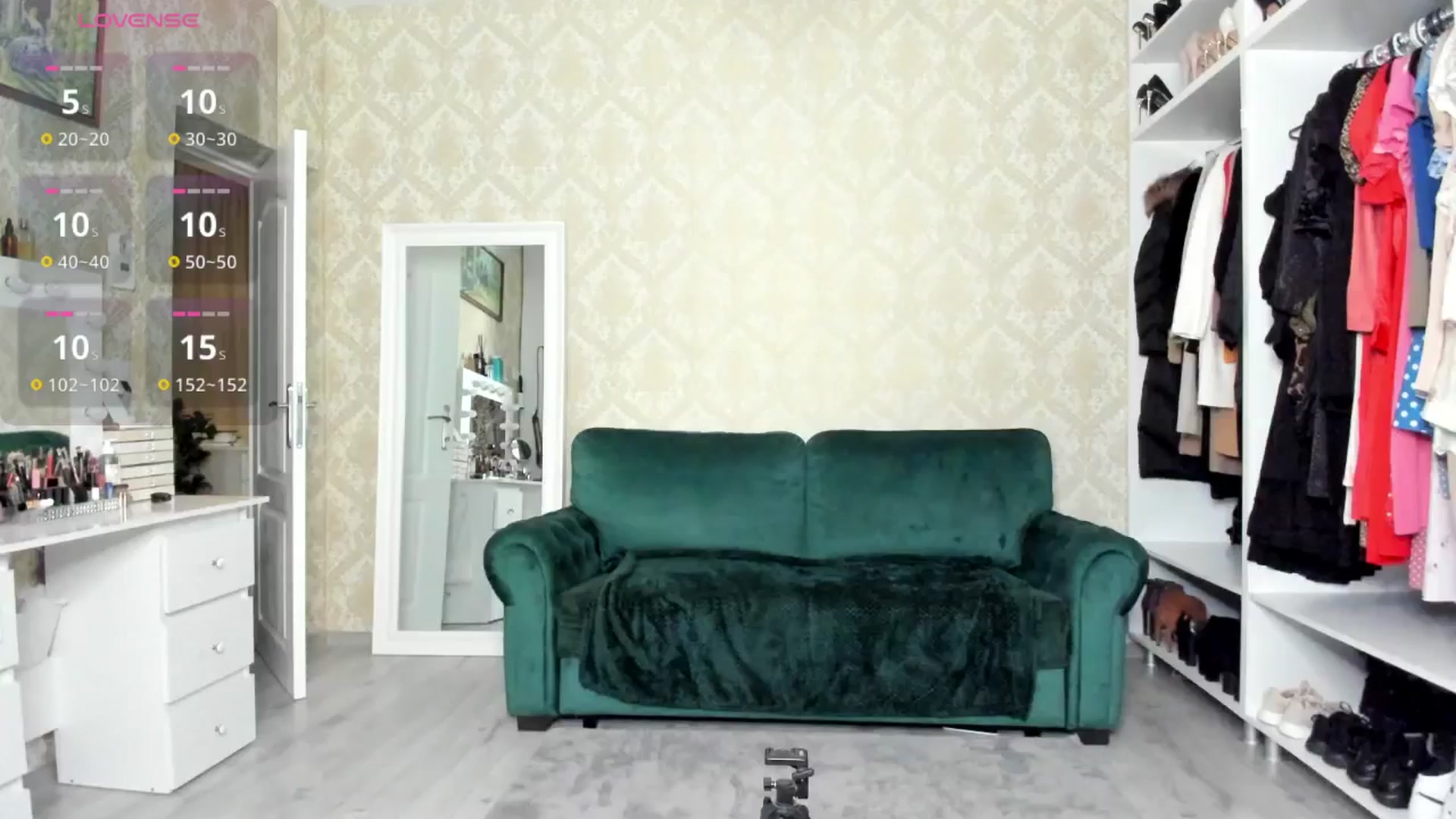 Gallery image thumbnail from K__A__T's myfreecams stream on, 11/17/2024, 21:21 image 13 of 20
