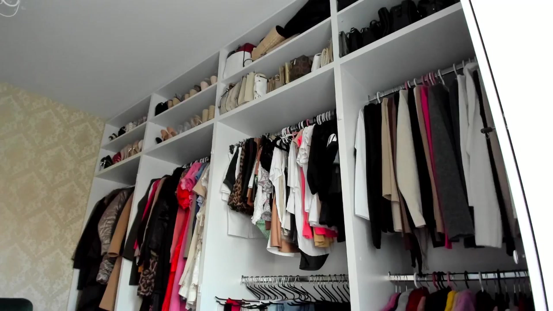 Gallery image thumbnail from K__A__T's myfreecams stream on, 02/21/2025, 14:29 image 17 of 20