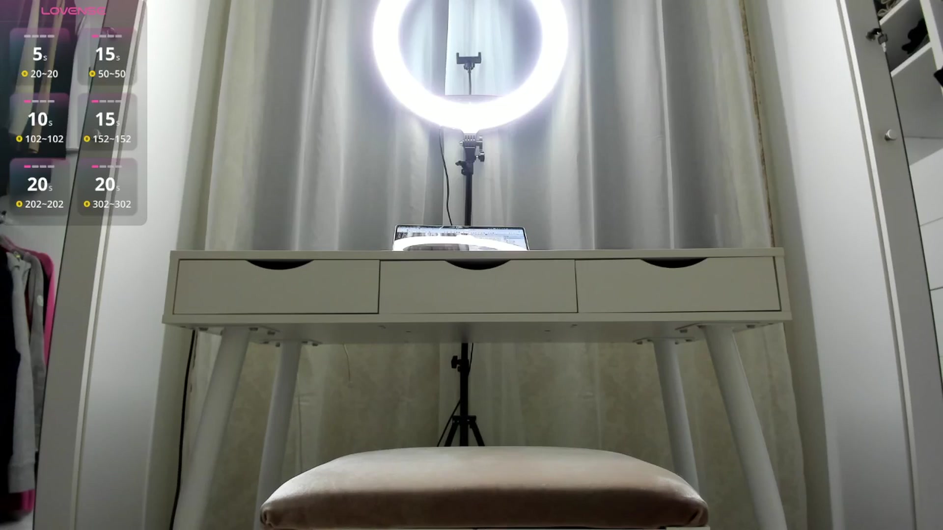 Gallery image thumbnail from K__A__T's myfreecams stream on, 03/01/2025, 16:37 image 13 of 20