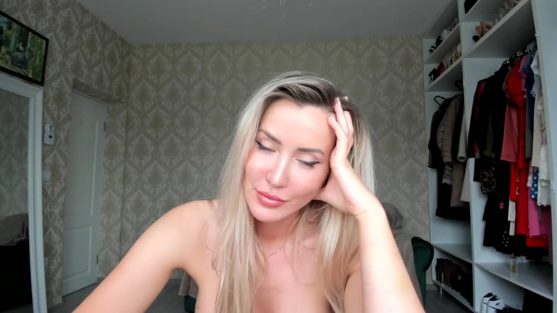 Gallery image thumbnail from K__A__T's myfreecams stream on, 03/17/2025, 14:01 image 14 of 20