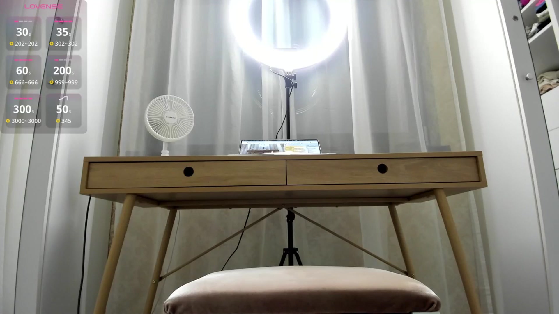 Gallery image thumbnail from K__A__T's myfreecams stream on, 07/08/2025, 15:32 image 16 of 20