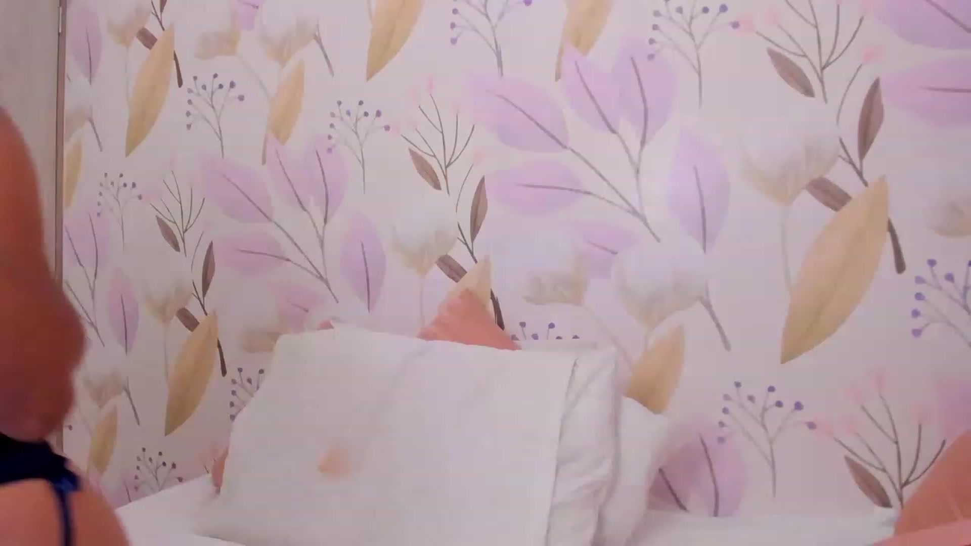 Gallery image thumbnail from K_a_t_i_a's myfreecams stream on, 12/16/2022, 08:18 image 8 of 20