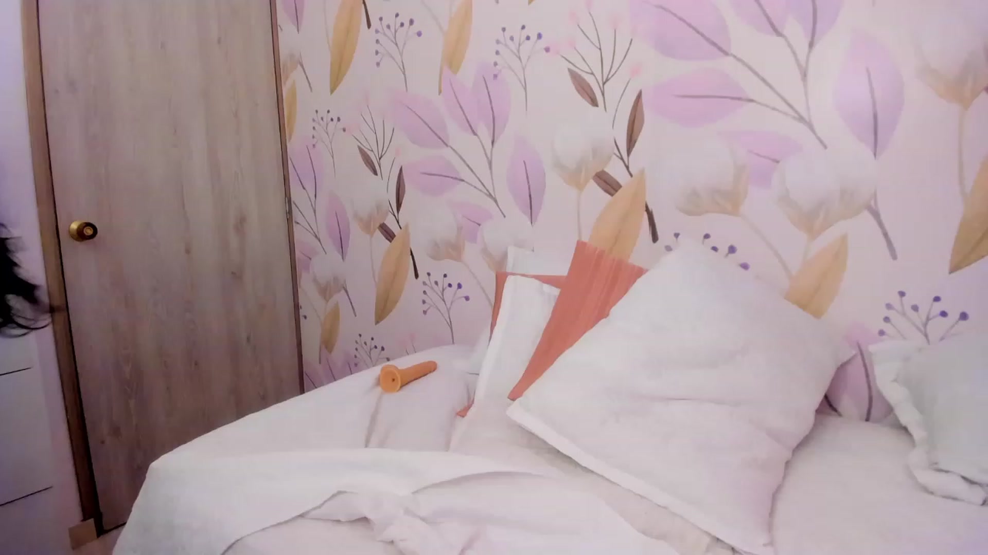 Gallery image thumbnail from K_a_t_i_a's myfreecams stream on, 12/28/2022, 07:47 image 16 of 20
