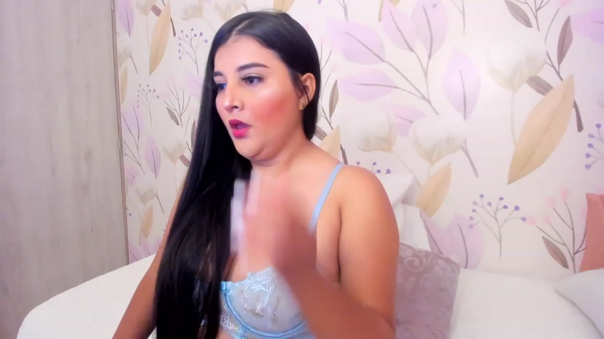 Gallery image thumbnail from K_a_t_i_a's myfreecams stream on, 01/19/2023, 05:15 image 2 of 20