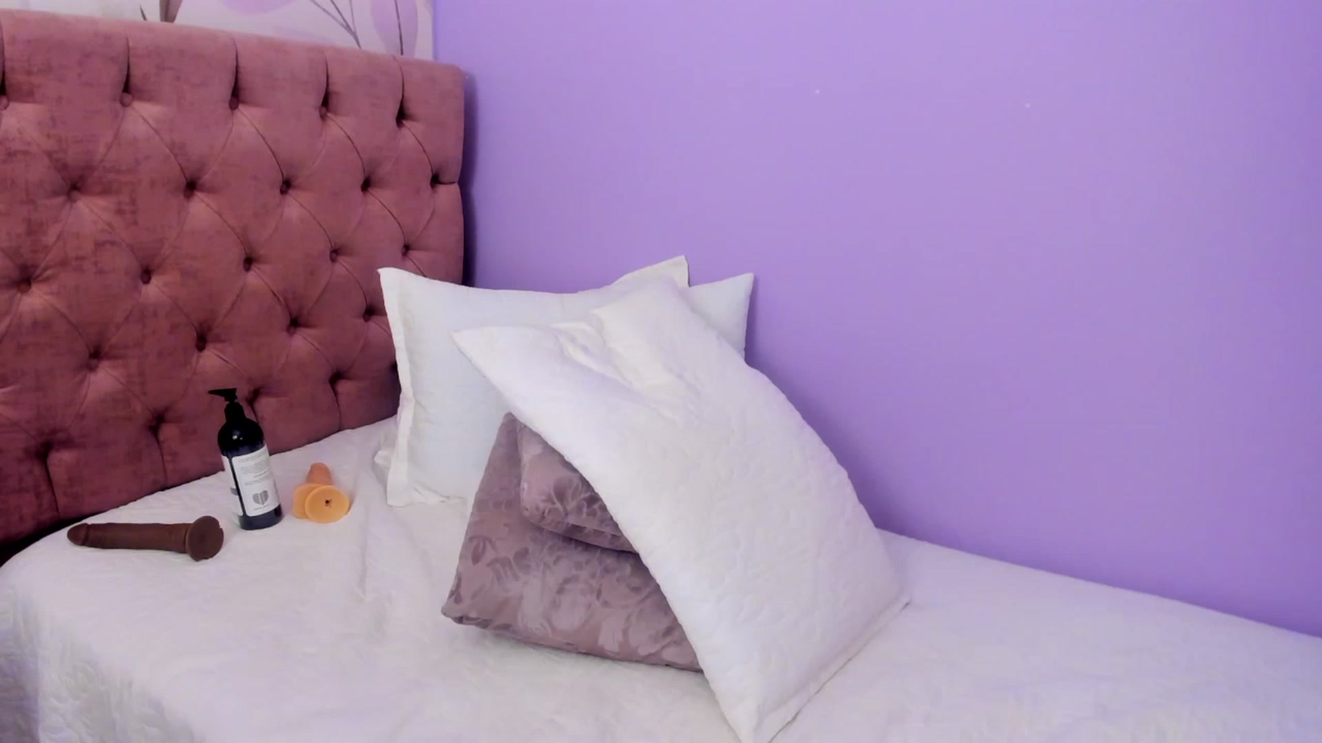 Gallery image thumbnail from K_a_t_i_a's myfreecams stream on, 02/07/2023, 08:38 image 2 of 20