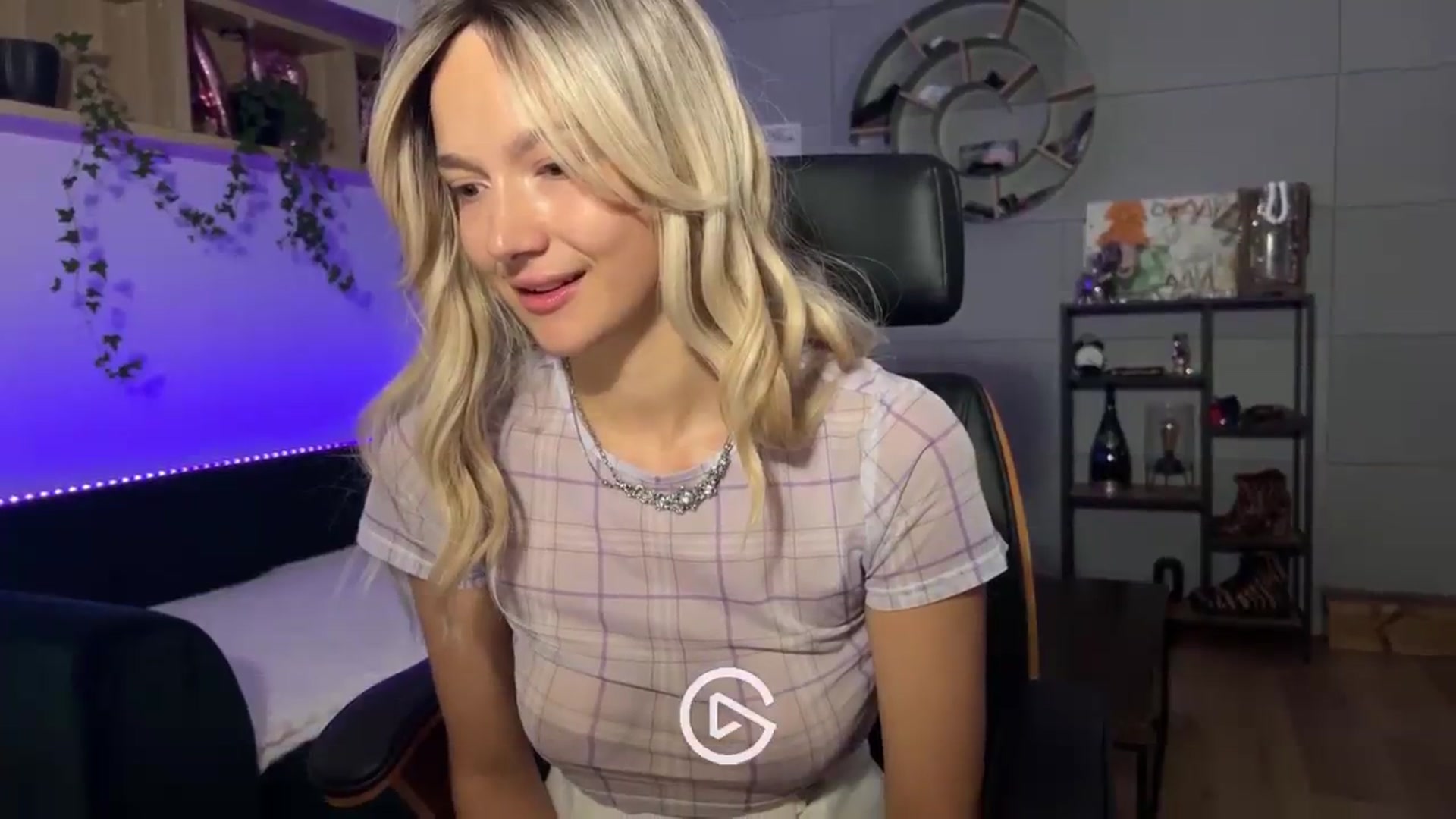 Gallery image thumbnail from Kaccey_K's myfreecams stream on, 08/15/2023, 24:48 image 3 of 20