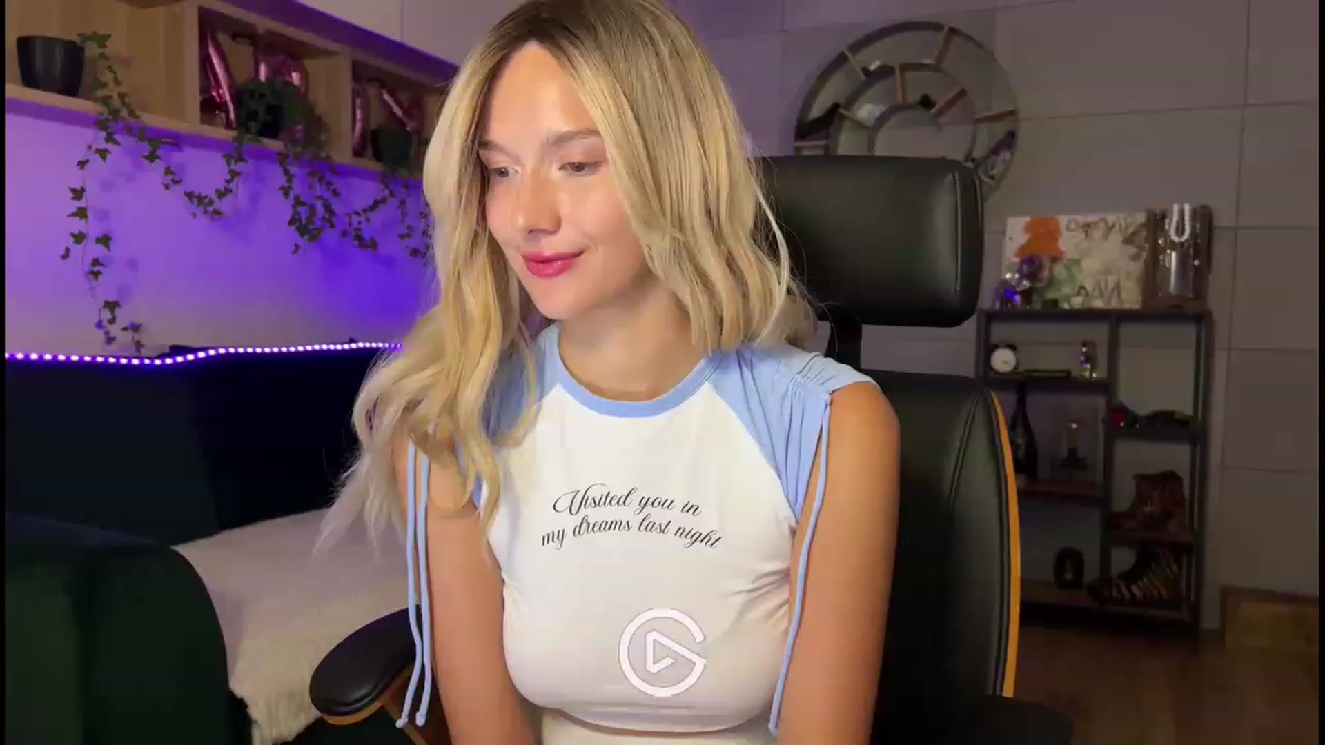 Gallery image thumbnail from Kaccey_K's myfreecams stream on, 08/19/2023, 24:26 image 5 of 20