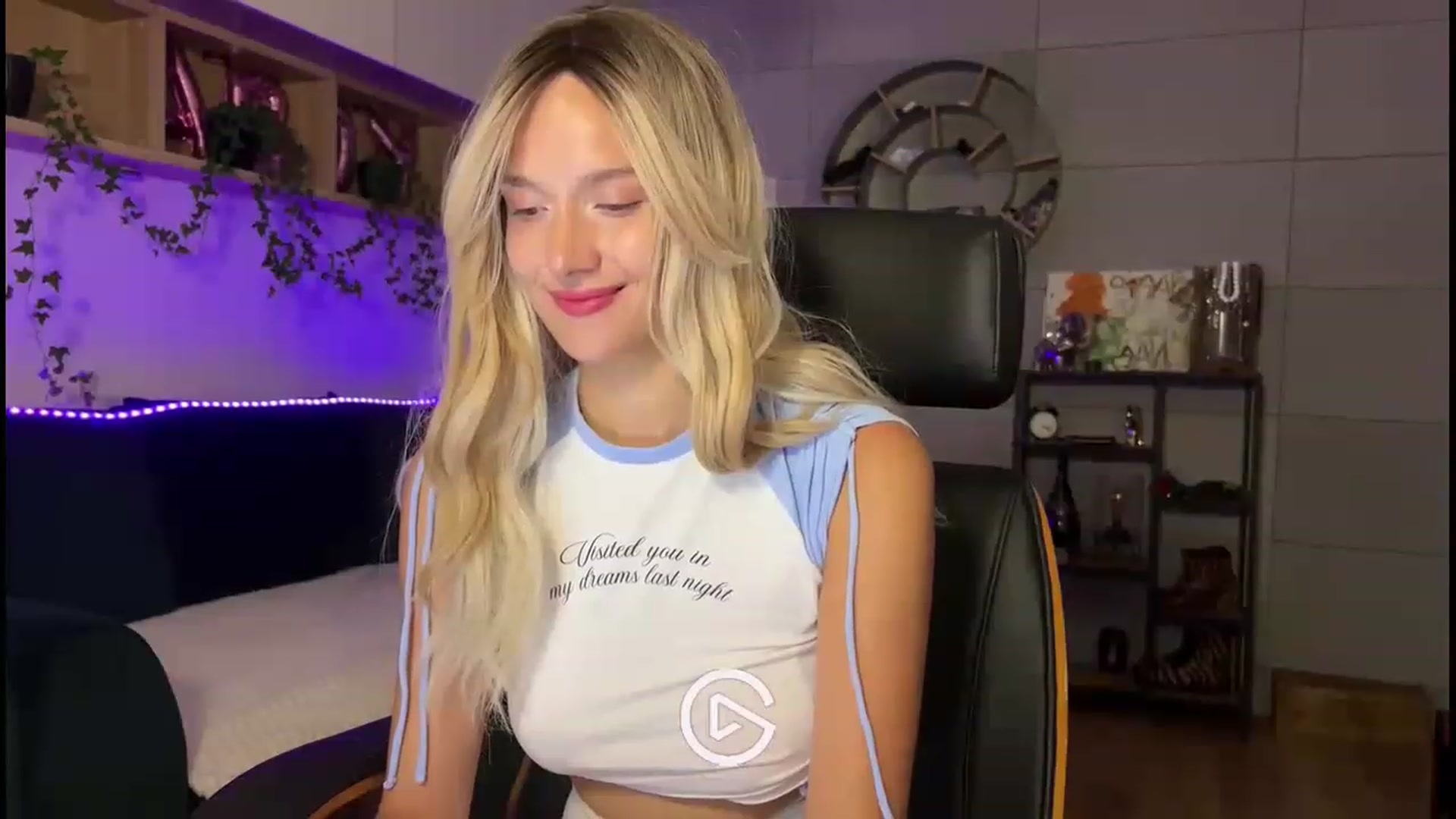 Gallery image thumbnail from Kaccey_K's myfreecams stream on, 08/19/2023, 24:26 image 19 of 20