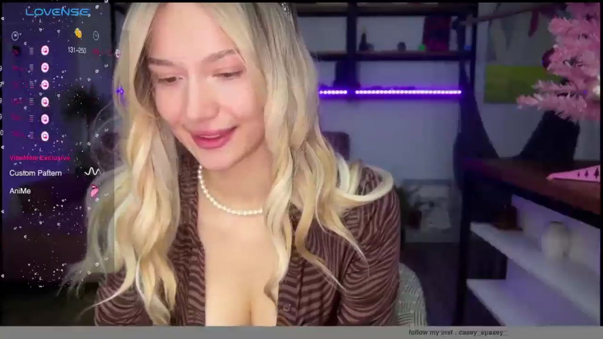 Gallery image thumbnail from Kaccey_K's myfreecams stream on, 12/28/2023, 24:33 image 10 of 20