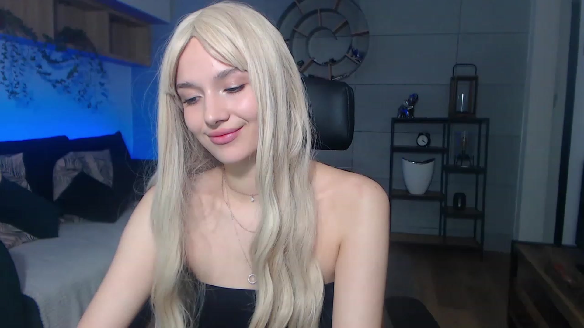 Gallery image thumbnail from Kacey_K's myfreecams stream on, 11/17/2022, 22:48 image 14 of 20