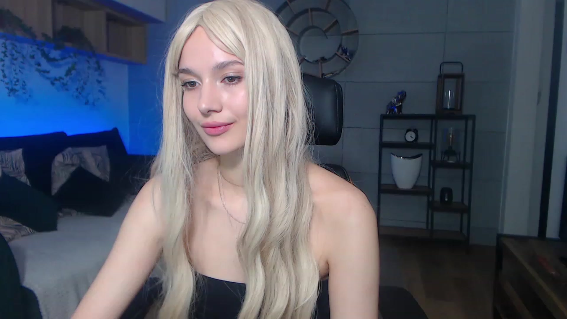 Gallery image thumbnail from Kacey_K's myfreecams stream on, 11/17/2022, 22:48 image 8 of 20
