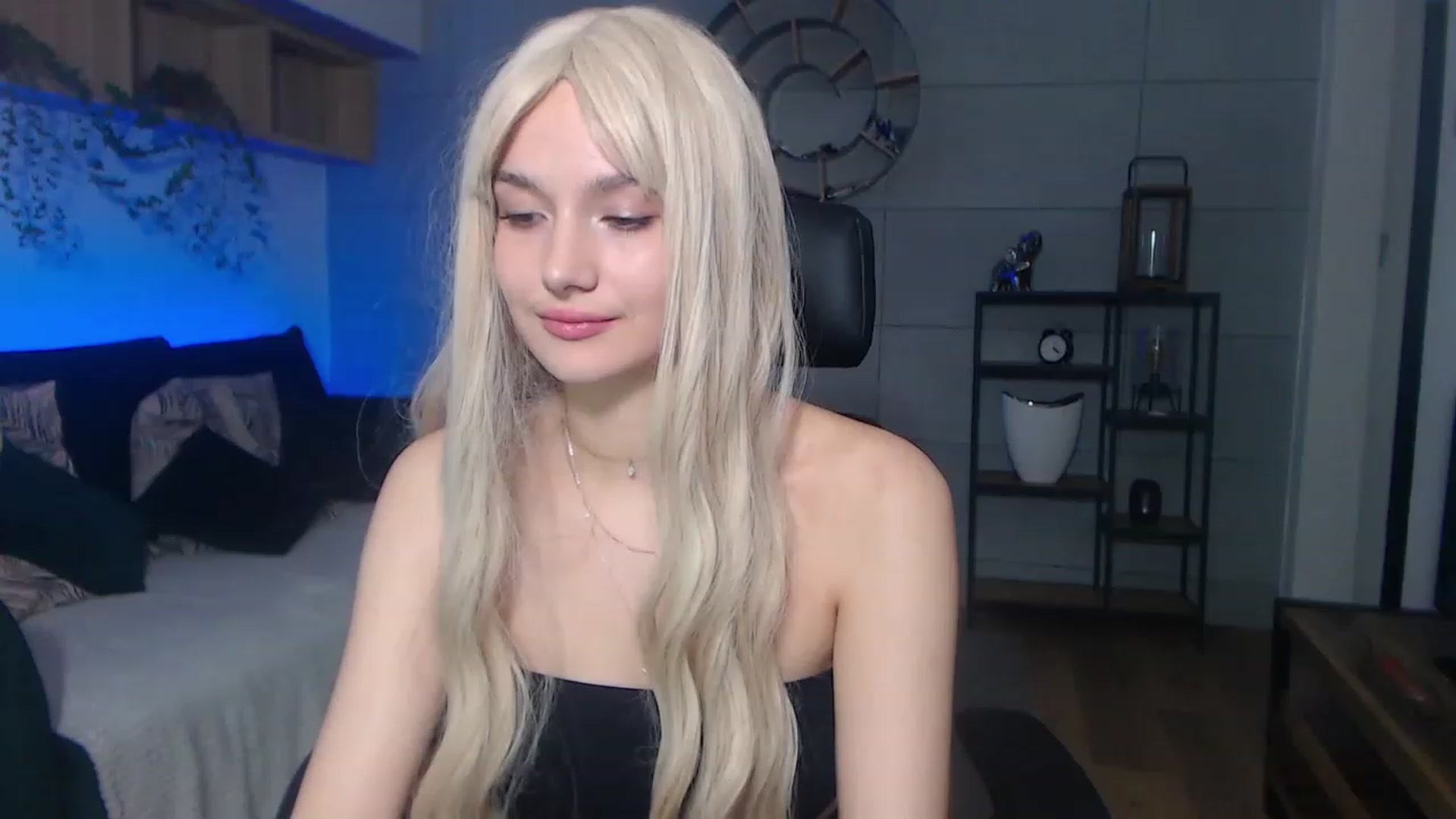 Gallery image thumbnail from Kacey_K's myfreecams stream on, 11/17/2022, 22:48 image 18 of 20