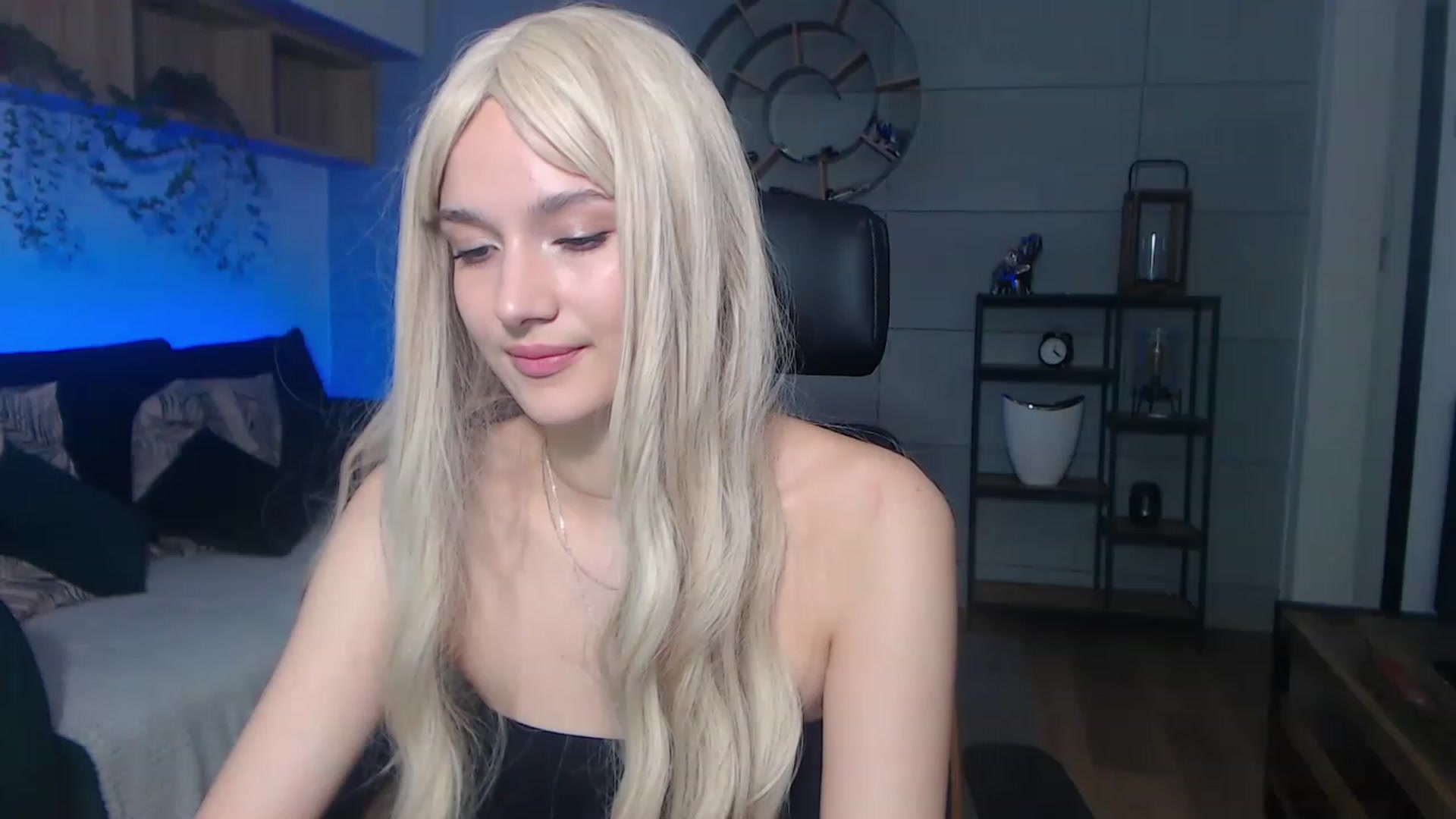 Gallery image thumbnail from Kacey_K's myfreecams stream on, 11/17/2022, 22:48 image 10 of 20