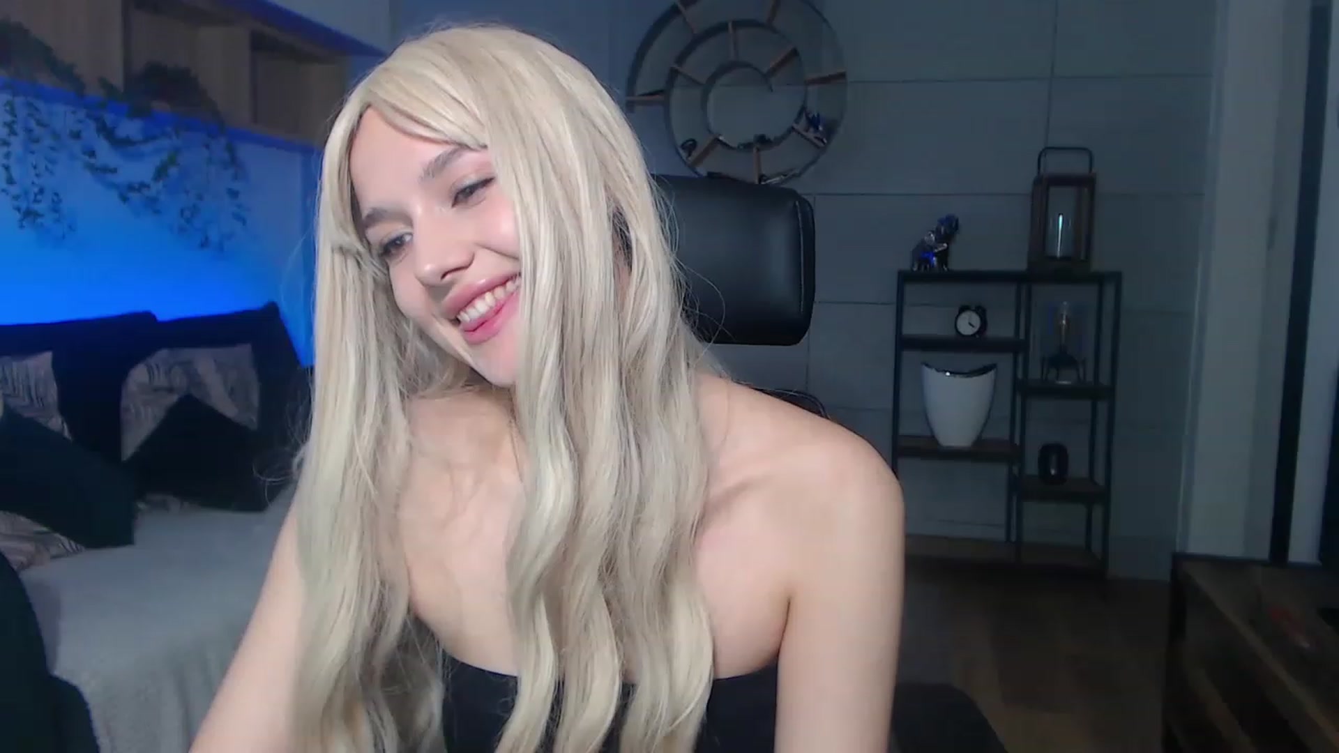 Gallery image thumbnail from Kacey_K's myfreecams stream on, 11/17/2022, 22:48 image 15 of 20
