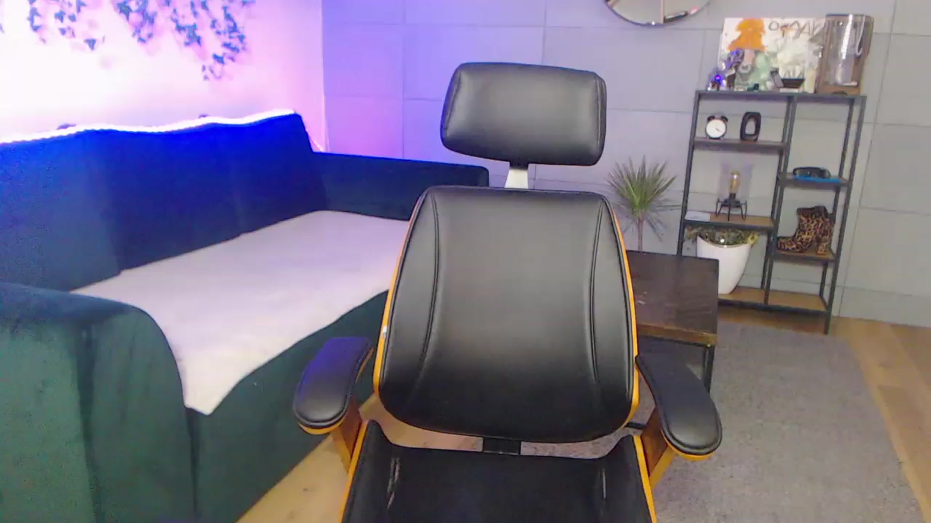 Gallery image thumbnail from Kacey_K's myfreecams stream on, 04/02/2023, 01:29 image 5 of 20