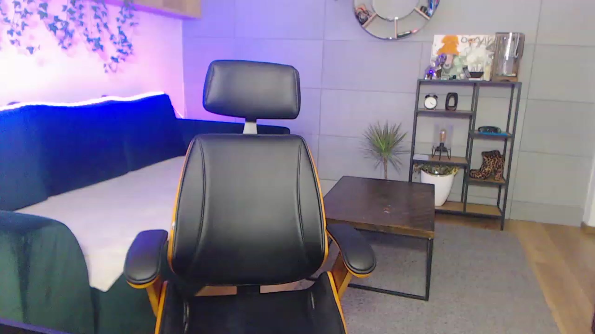 Gallery image thumbnail from Kacey_K's myfreecams stream on, 04/02/2023, 01:29 image 4 of 20