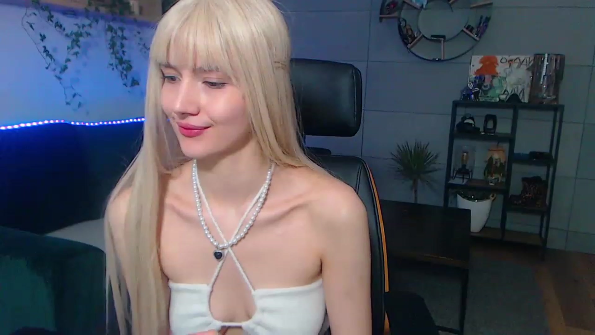 Gallery image thumbnail from Kacey_K's myfreecams stream on, 04/08/2023, 18:45 image 15 of 20
