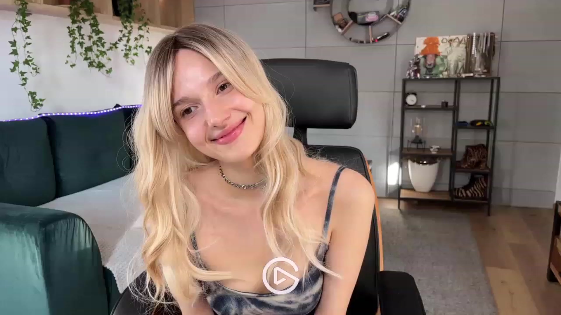 Gallery image thumbnail from Kacey_K's myfreecams stream on, 06/01/2023, 04:19 image 12 of 20