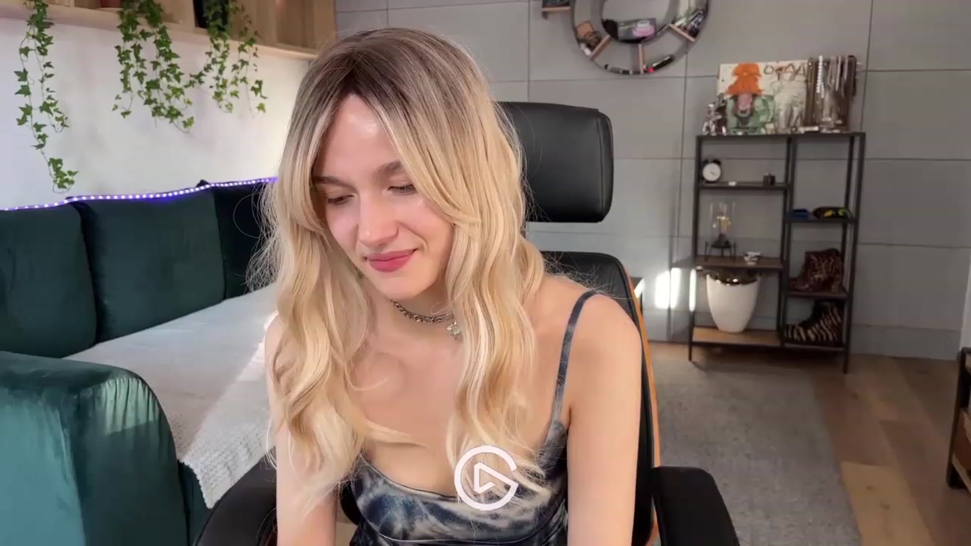 Gallery image thumbnail from Kacey_K's myfreecams stream on, 06/01/2023, 04:19 image 4 of 20