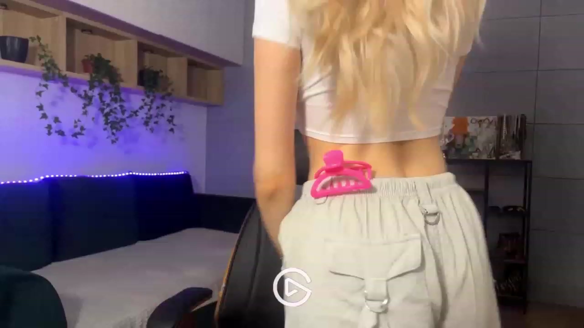 Gallery image thumbnail from Kacey_K's myfreecams stream on, 06/02/2023, 22:33 image 5 of 20