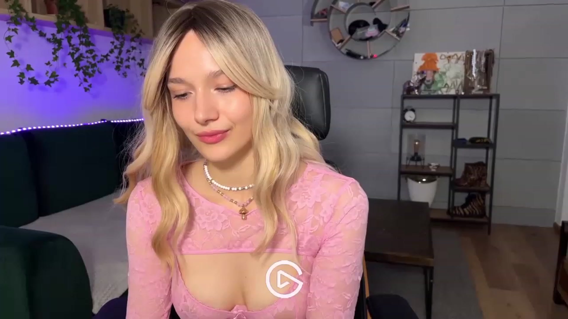 Gallery image thumbnail from Kacey_K's myfreecams stream on, 06/06/2023, 24:31 image 20 of 20
