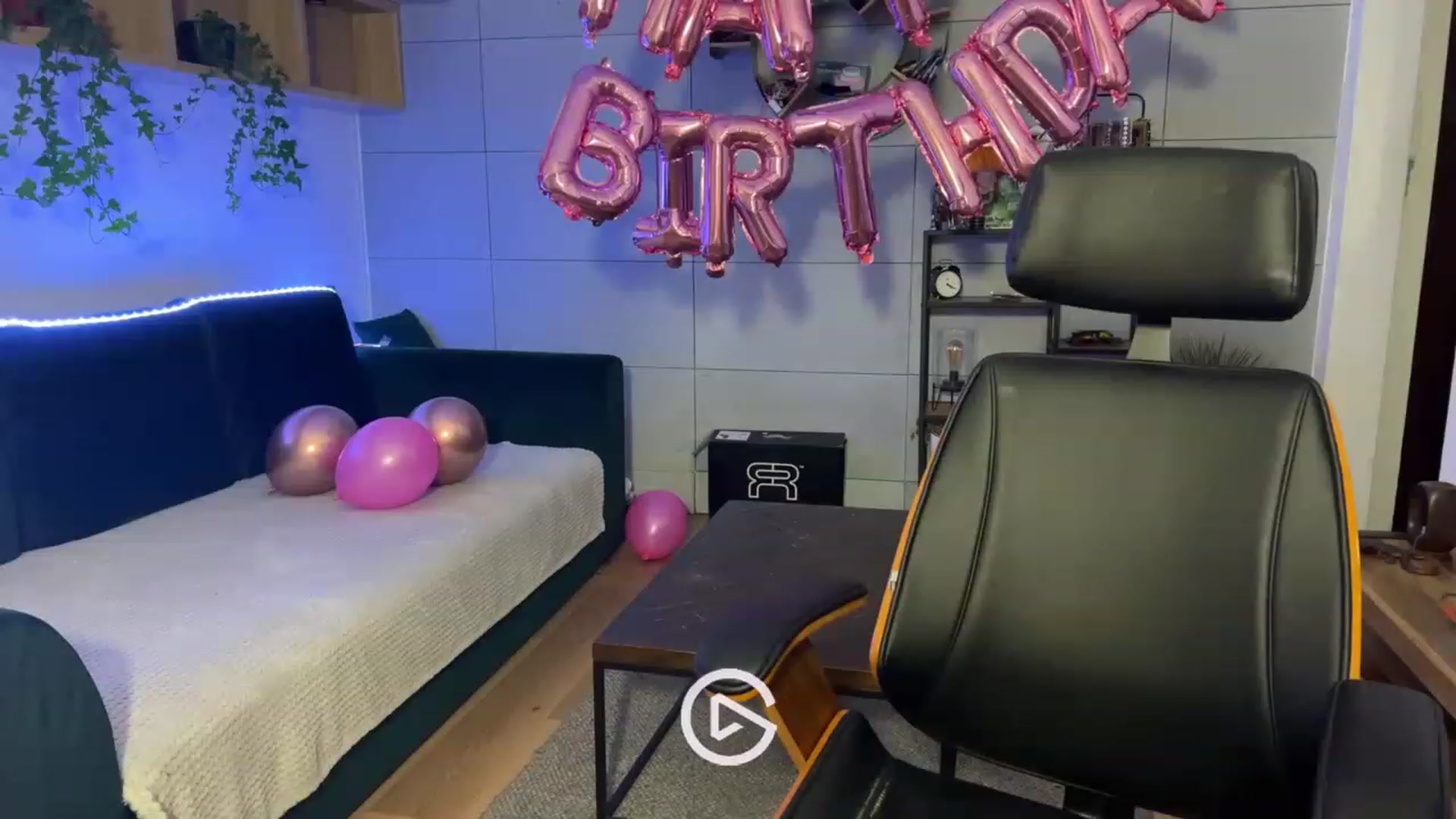 Gallery image thumbnail from Kacey_K's myfreecams stream on, 06/29/2023, 24:09 image 19 of 20