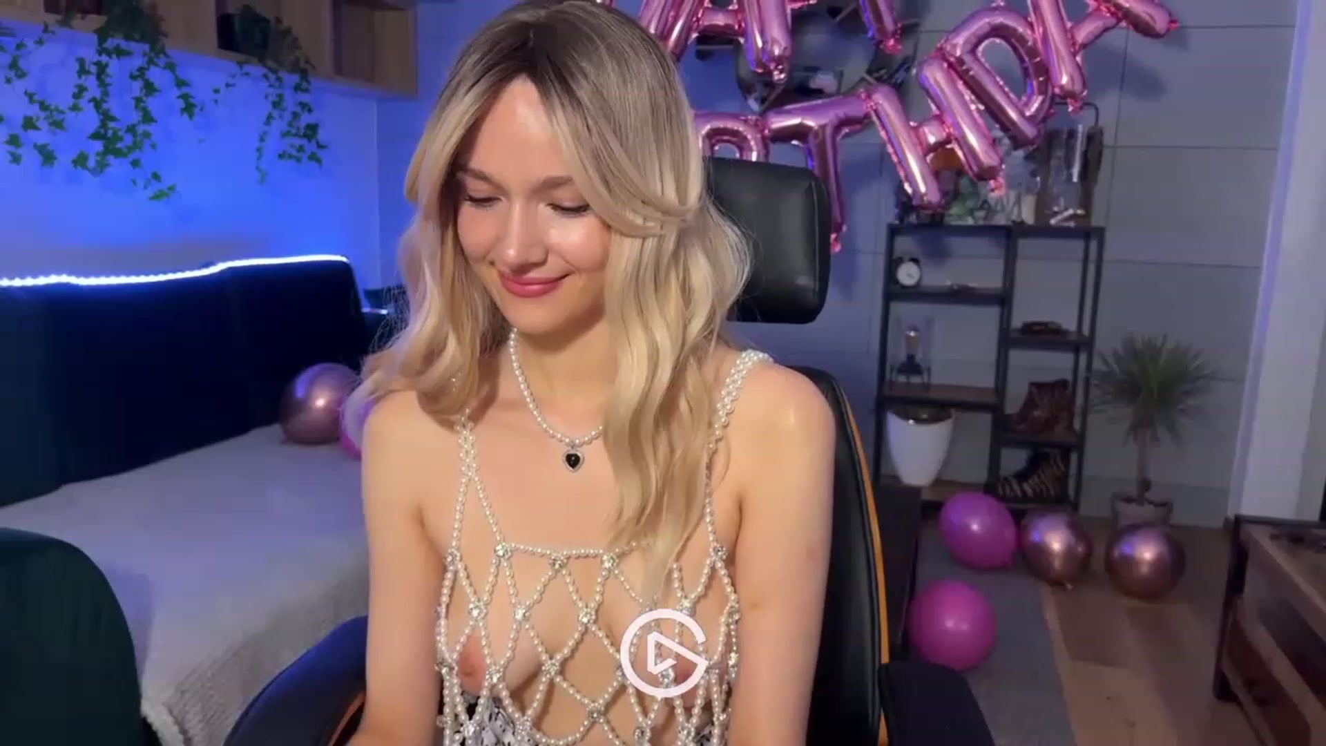 Gallery image thumbnail from Kacey_K's myfreecams stream on, 06/29/2023, 24:09 image 15 of 20