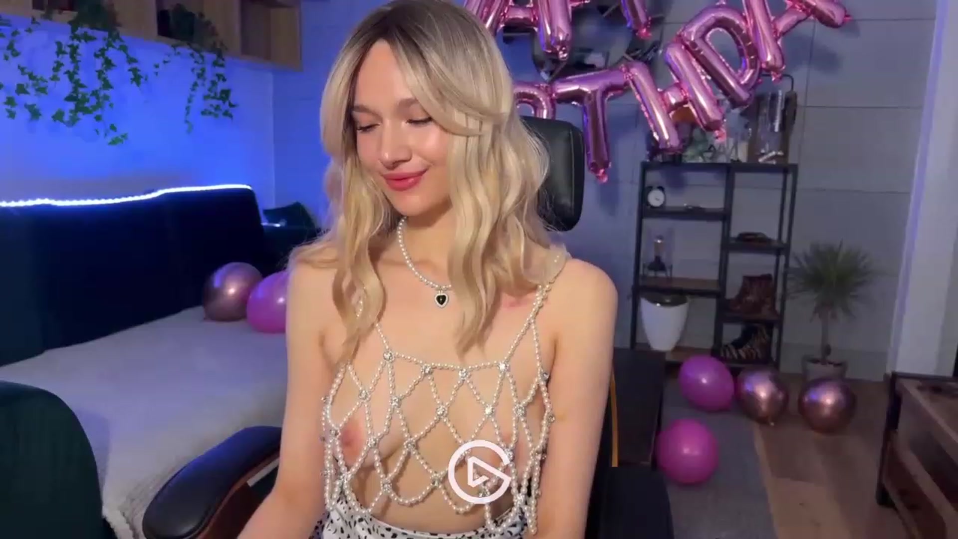 Gallery image thumbnail from Kacey_K's myfreecams stream on, 06/29/2023, 24:09 image 14 of 20