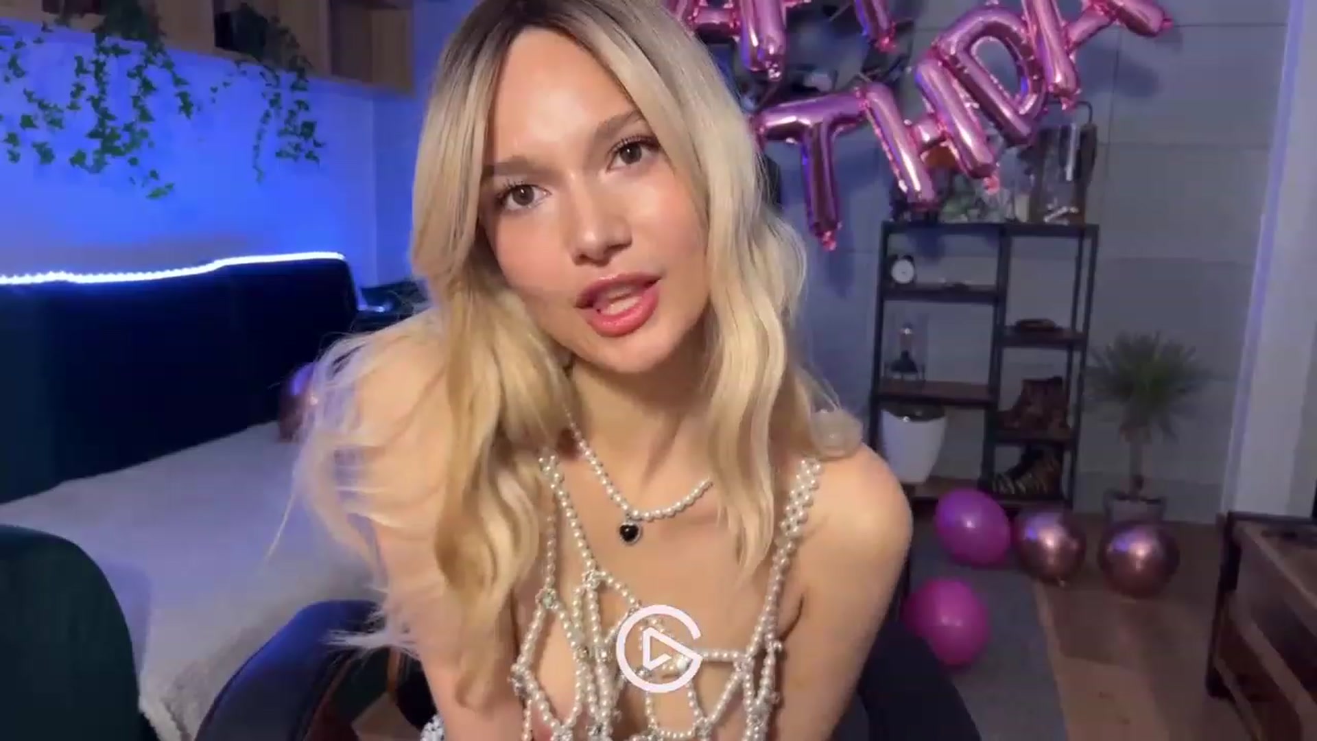 Gallery image thumbnail from Kacey_K's myfreecams stream on, 06/29/2023, 24:09 image 12 of 20