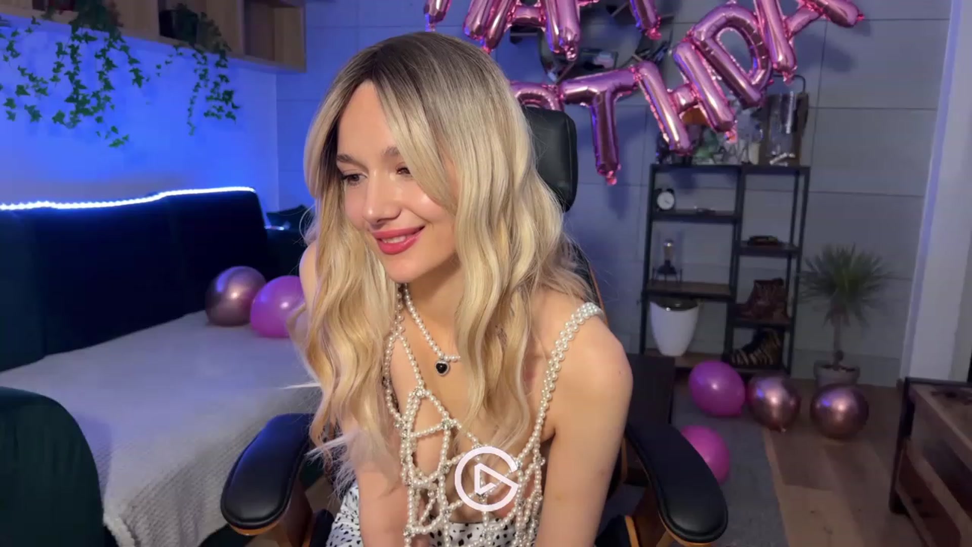 Gallery image thumbnail from Kacey_K's myfreecams stream on, 06/29/2023, 24:09 image 9 of 20
