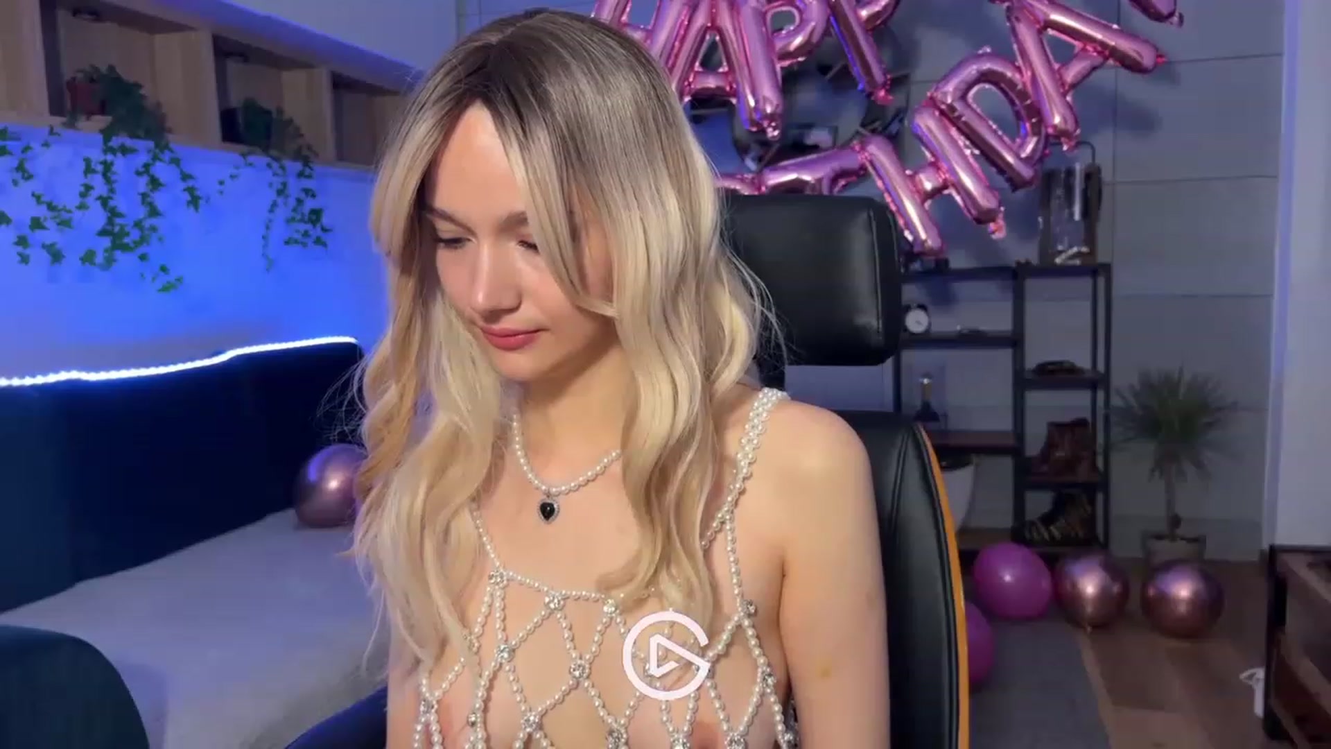 Gallery image thumbnail from Kacey_K's myfreecams stream on, 06/29/2023, 01:22 image 5 of 20