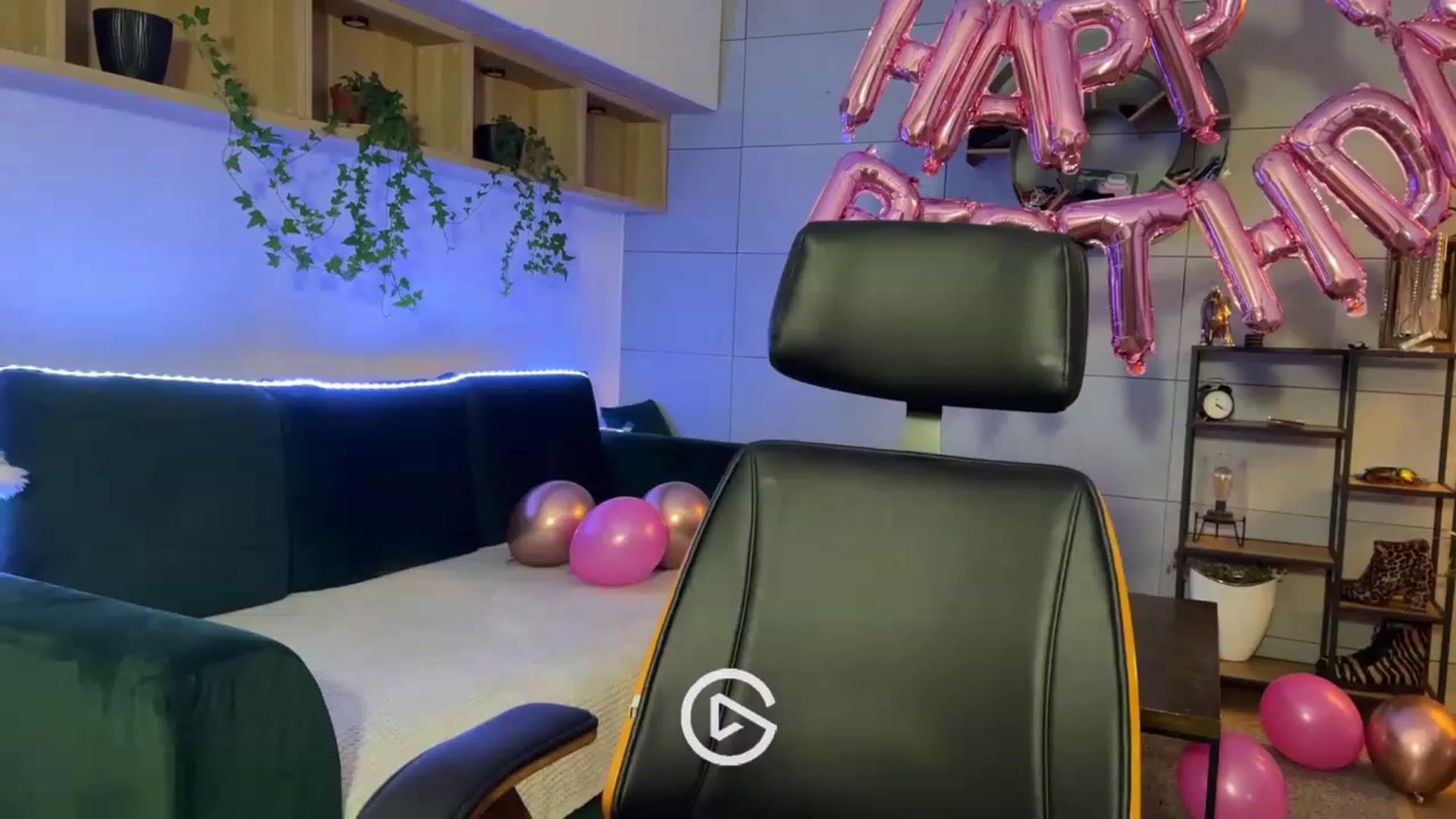 Gallery image thumbnail from Kacey_K's myfreecams stream on, 06/29/2023, 01:46 image 4 of 20