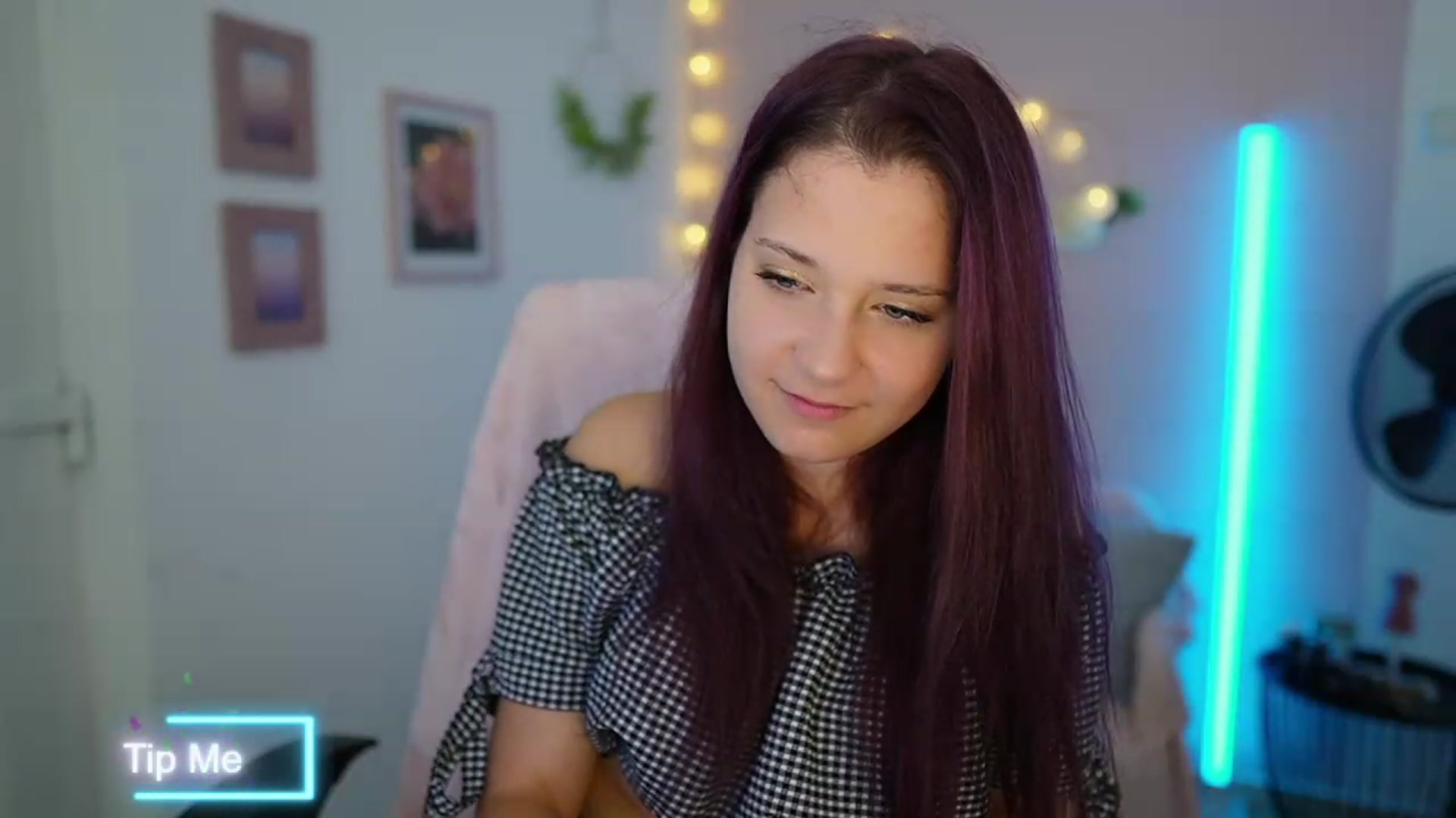 Gallery image thumbnail from Kacy_Black18's myfreecams stream on, 09/26/2023, 20:00 image 20 of 20