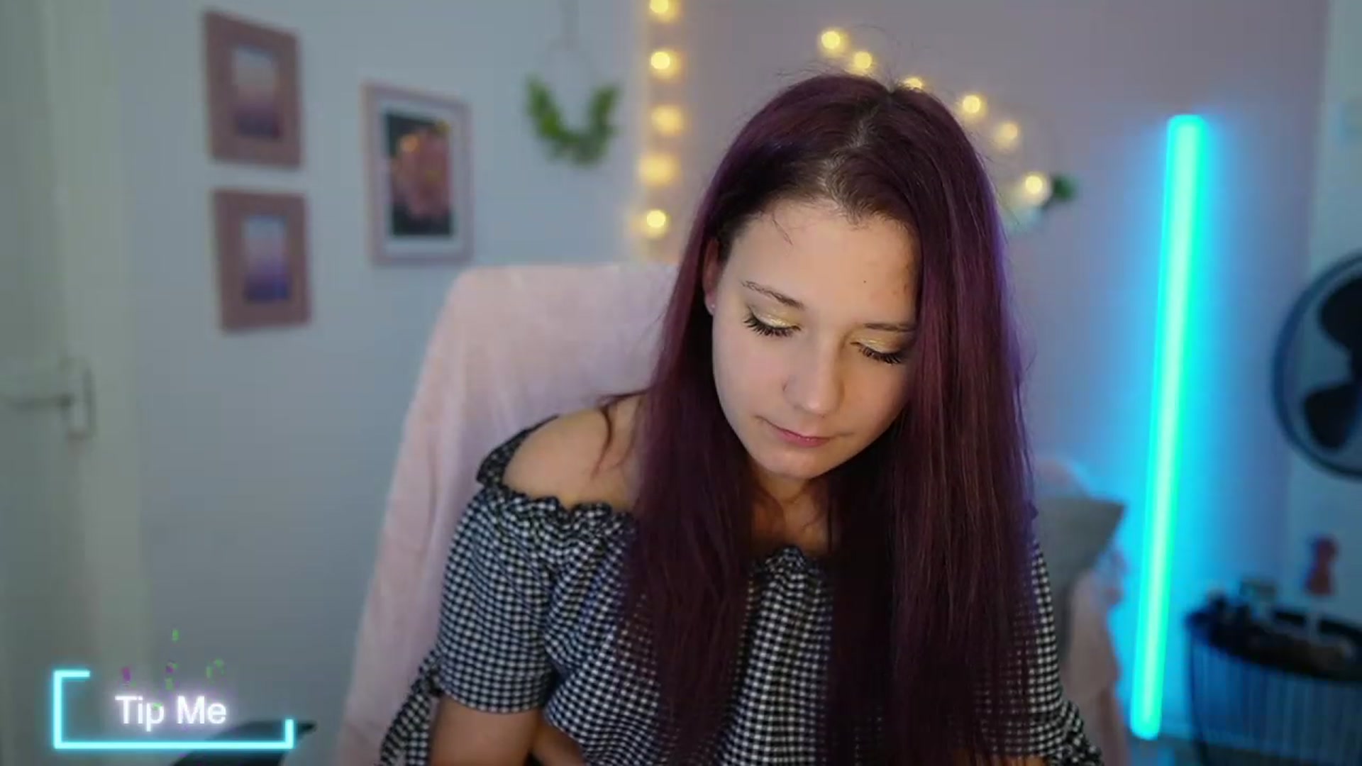 Gallery image thumbnail from Kacy_Black18's myfreecams stream on, 09/26/2023, 20:00 image 17 of 20