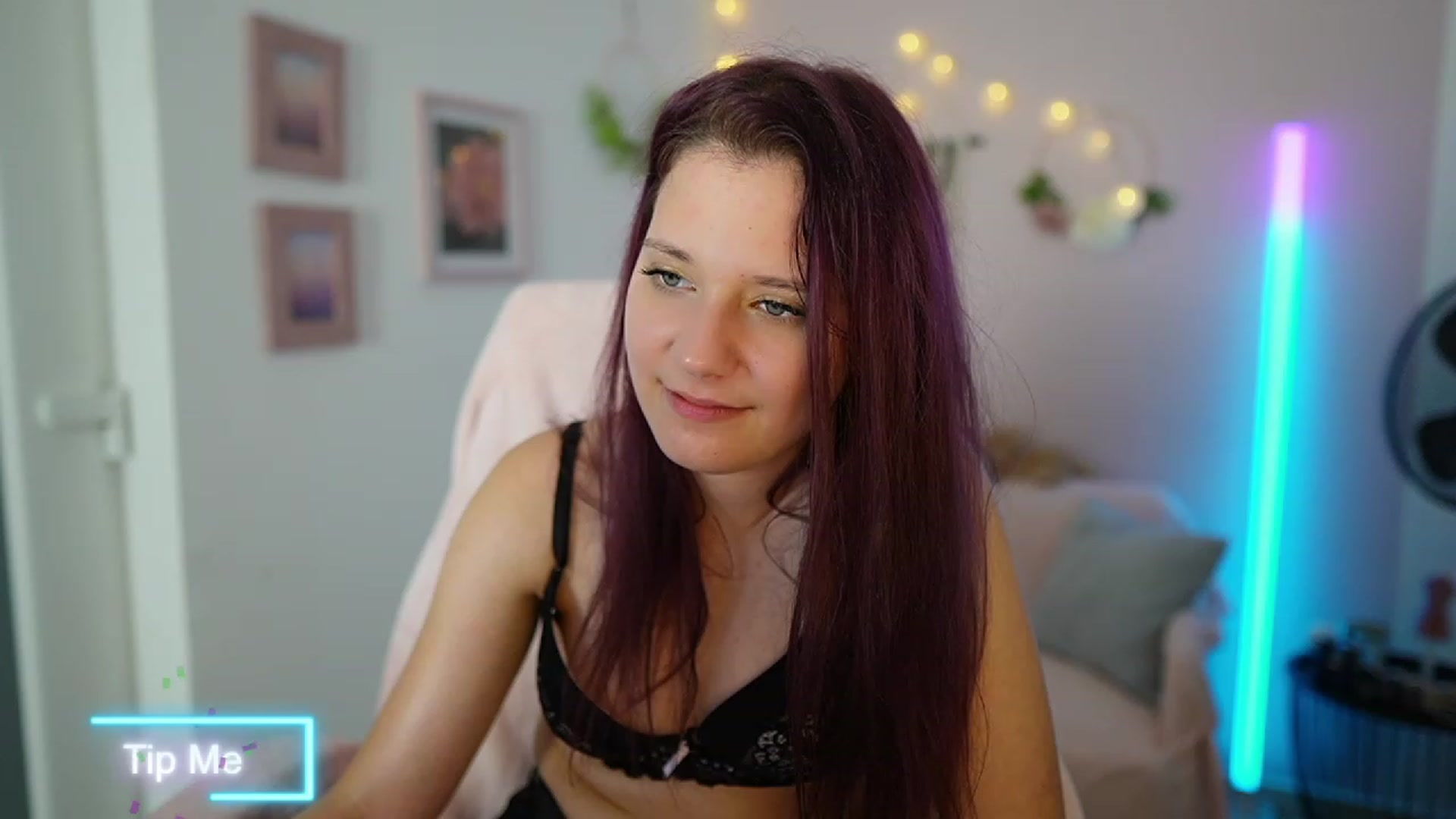 Gallery image thumbnail from Kacy_Black18's myfreecams stream on, 09/26/2023, 22:12 image 16 of 20