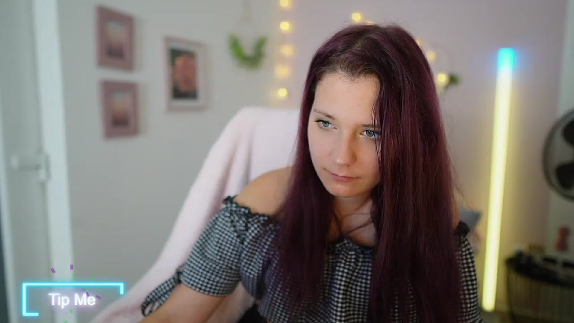 Gallery image thumbnail from Kacy_Black18's myfreecams stream on, 09/26/2023, 23:29 image 10 of 20
