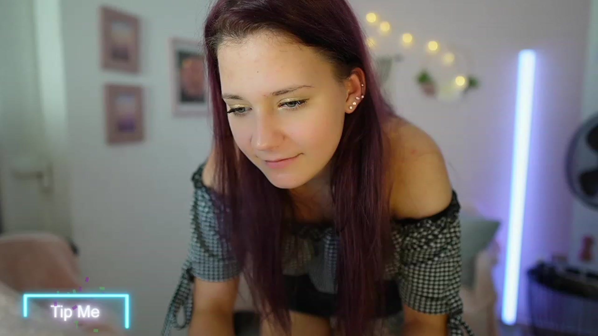 Gallery image thumbnail from Kacy_Black18's myfreecams stream on, 09/26/2023, 23:29 image 14 of 20