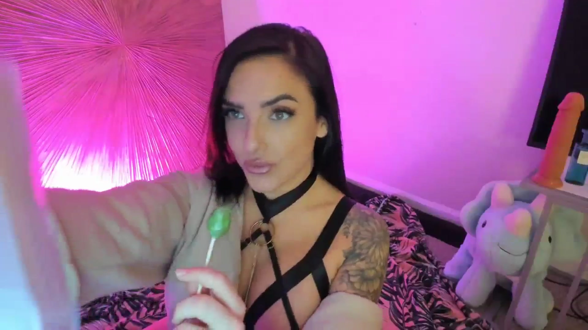 Gallery image thumbnail from KaebrieDae's myfreecams stream on, 10/11/2023, 06:11 image 8 of 20