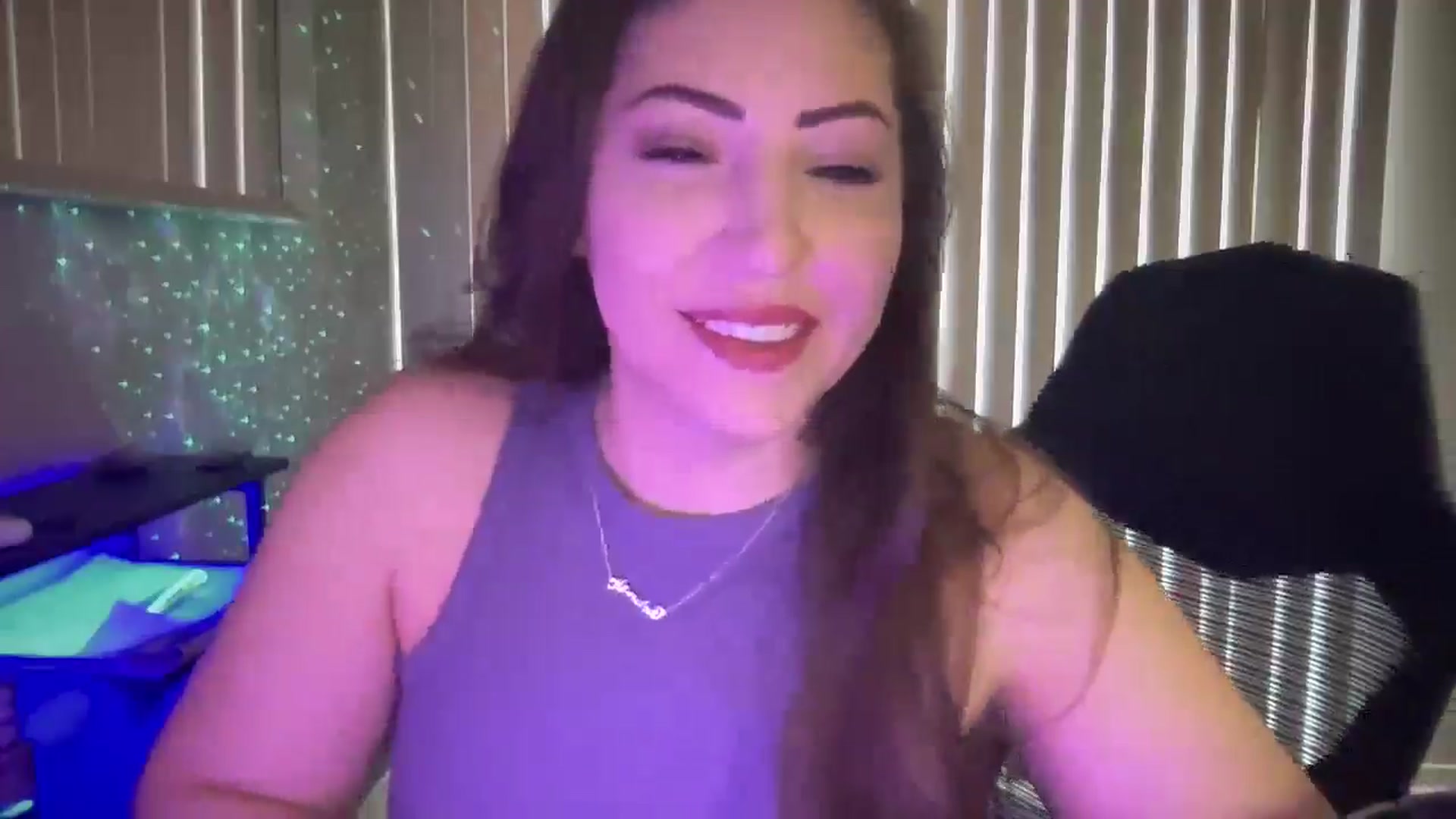 Gallery image thumbnail from KaelynnKaes's myfreecams stream on, 04/13/2025, 22:10 image 6 of 20