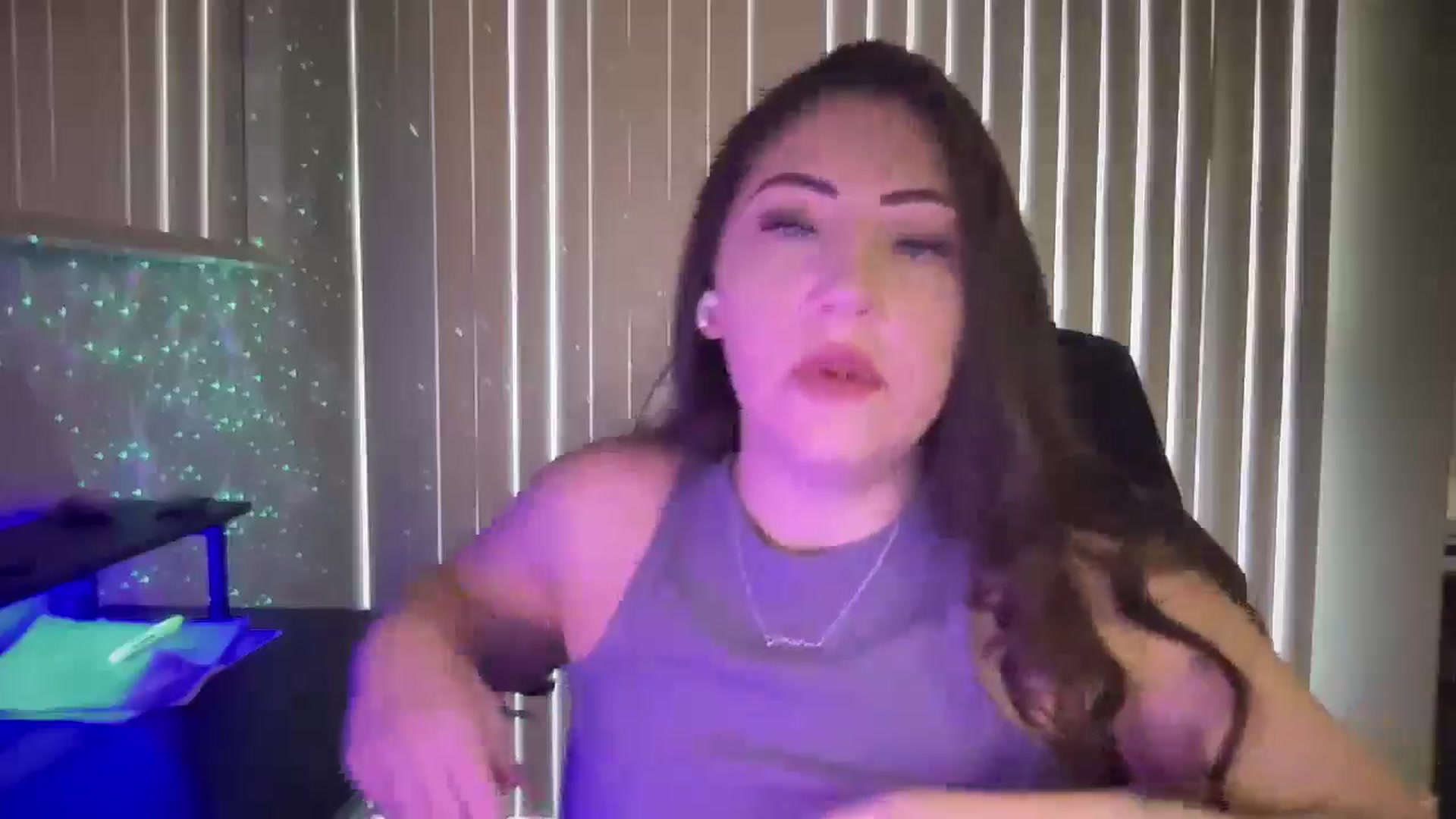 Gallery image thumbnail from KaelynnKaes's myfreecams stream on, 04/13/2025, 22:10 image 15 of 20