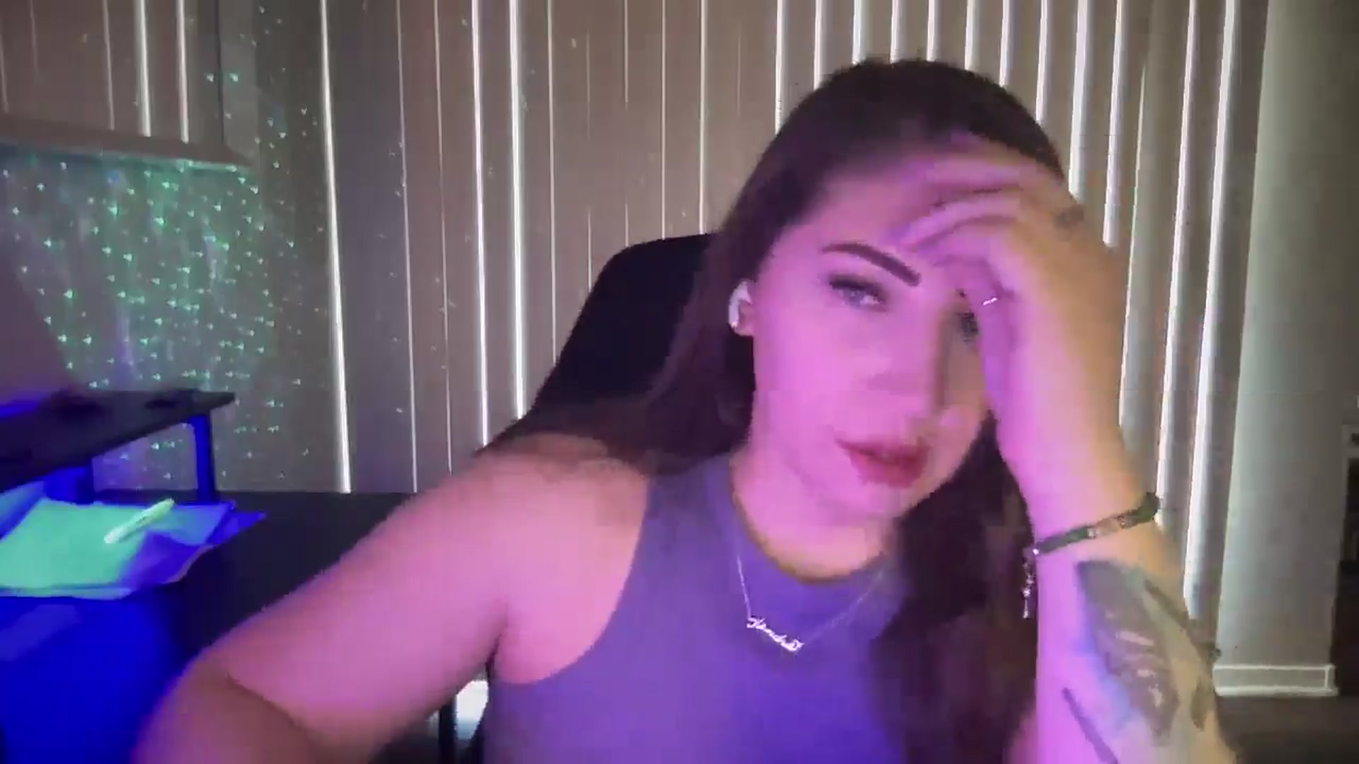 Gallery image thumbnail from KaelynnKaes's myfreecams stream on, 04/13/2025, 22:10 image 20 of 20