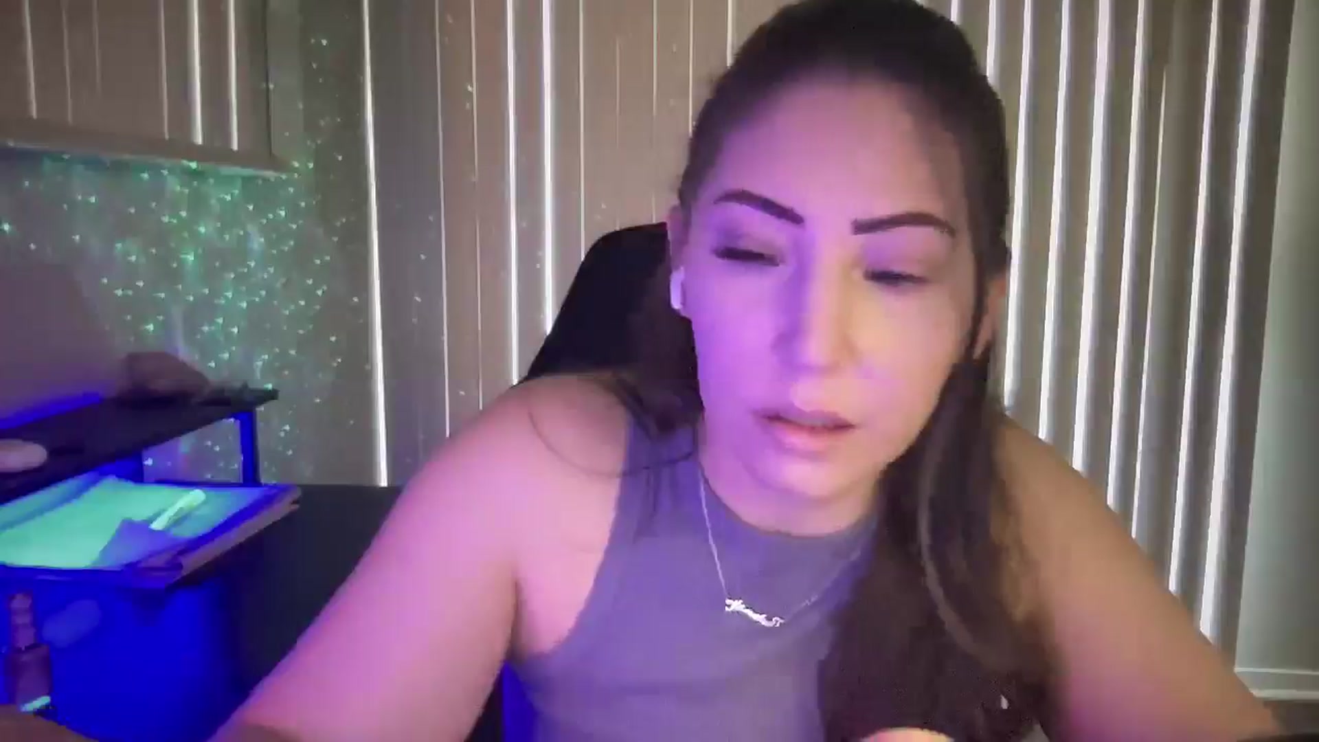 Gallery image thumbnail from KaelynnKaes's myfreecams stream on, 04/13/2025, 22:10 image 2 of 20