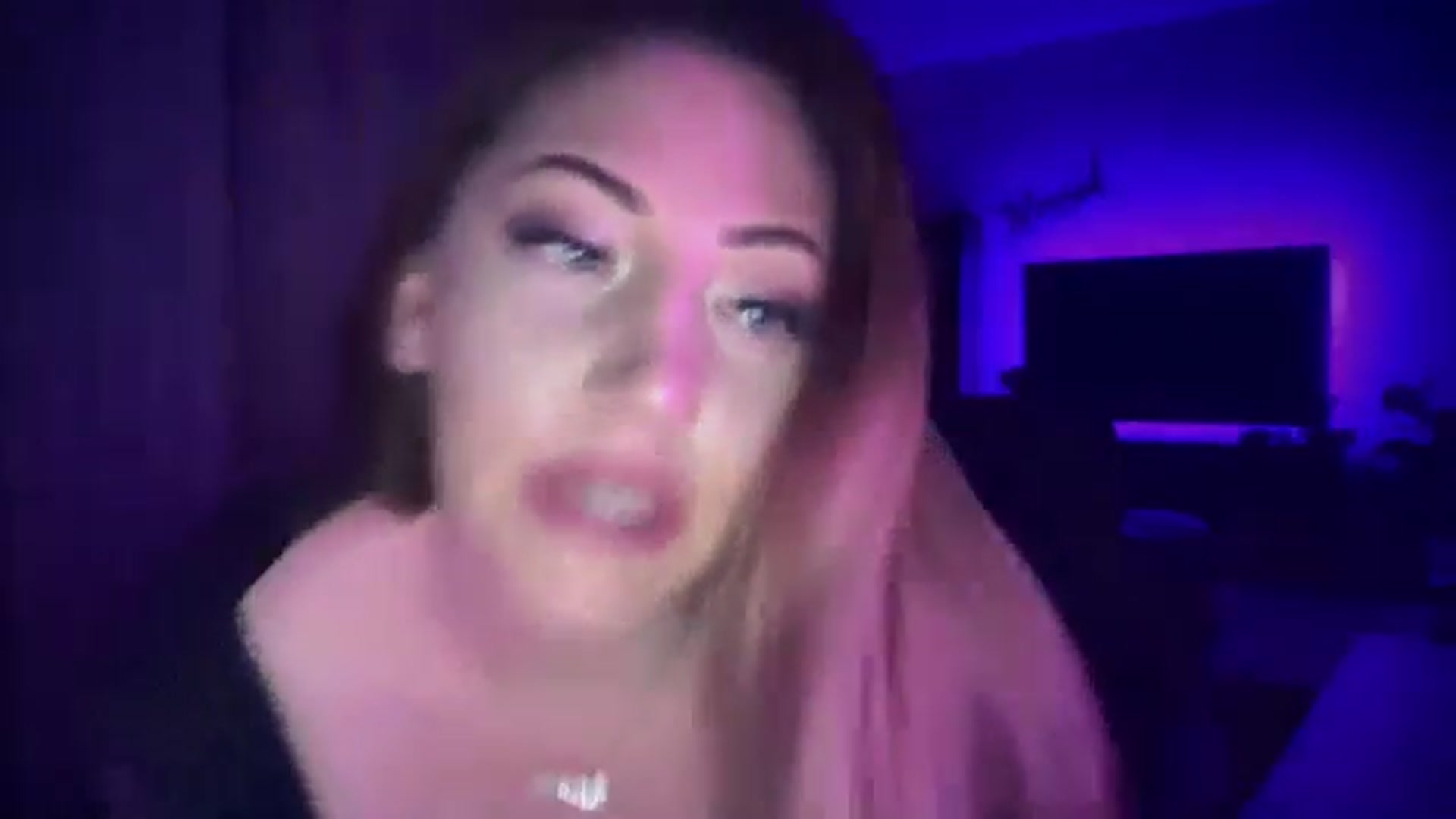 Gallery image thumbnail from KaelynnKaes's myfreecams stream on, 10/06/2025, 05:39 image 12 of 20